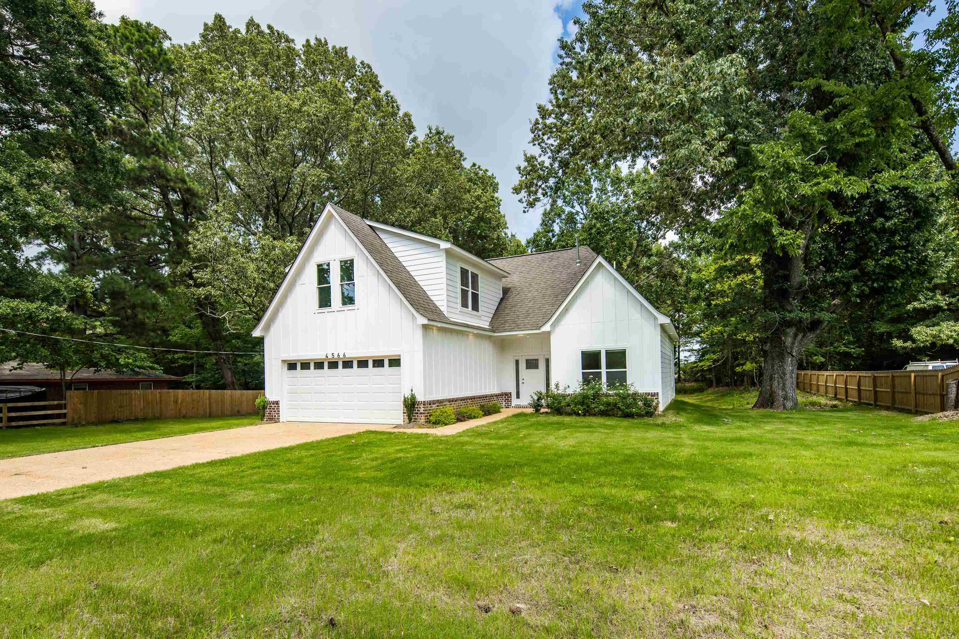 4566 E INDEPENDENT RD Property Photo 1