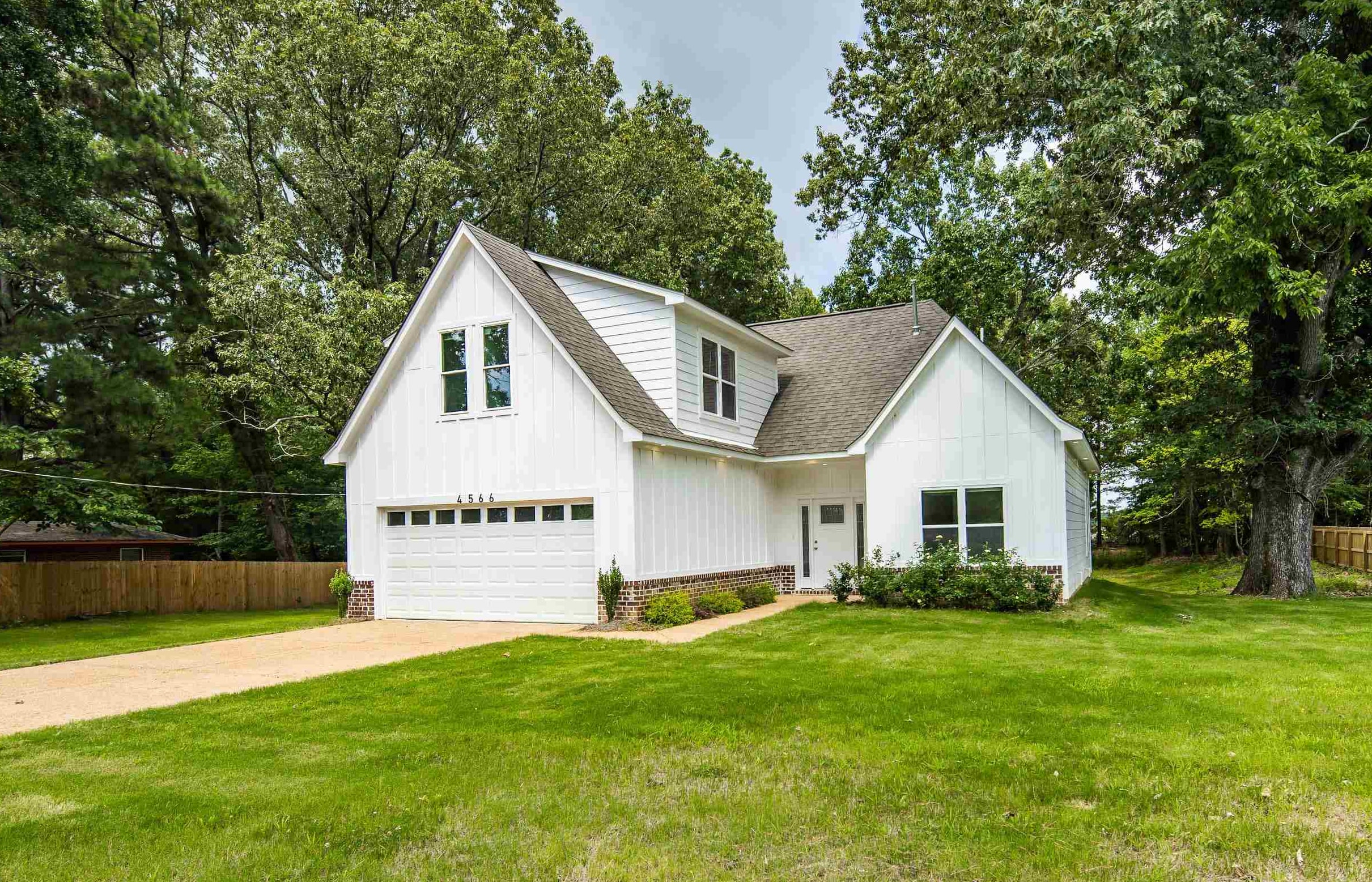 4566 E INDEPENDENT RD Property Photo 1