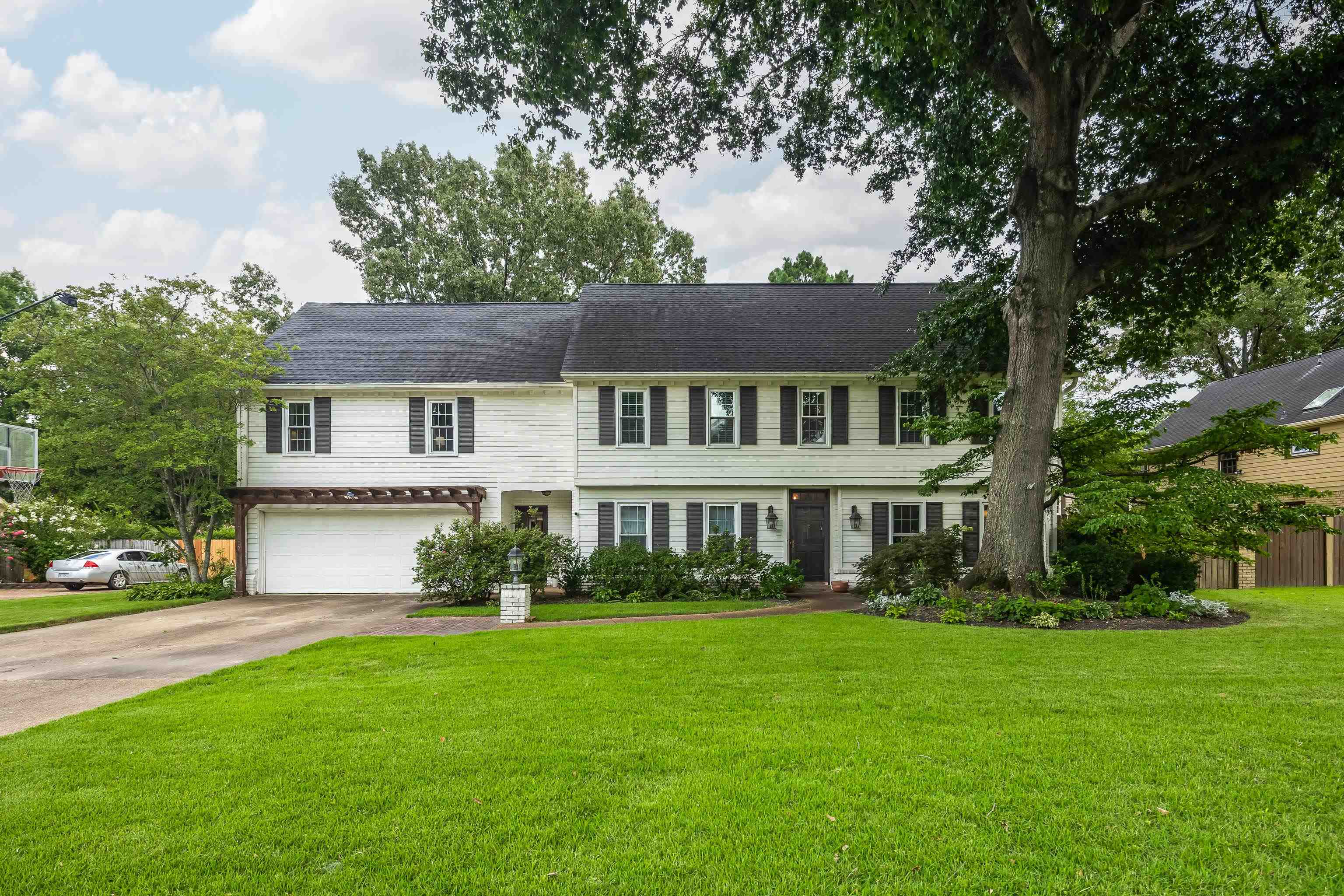 2260 Elderslie Dr Property Photo 2