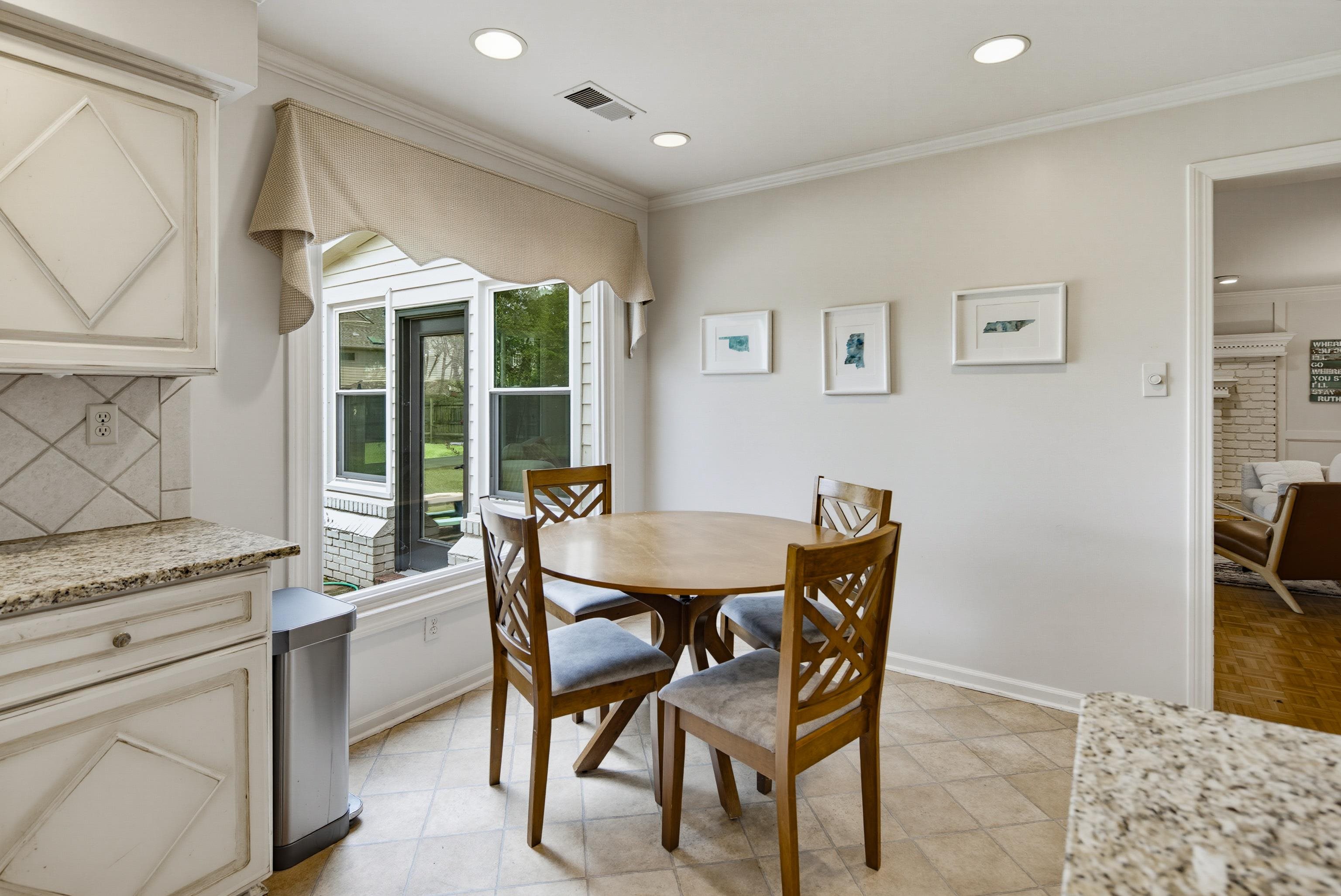 2260 Elderslie Dr Property Photo 17