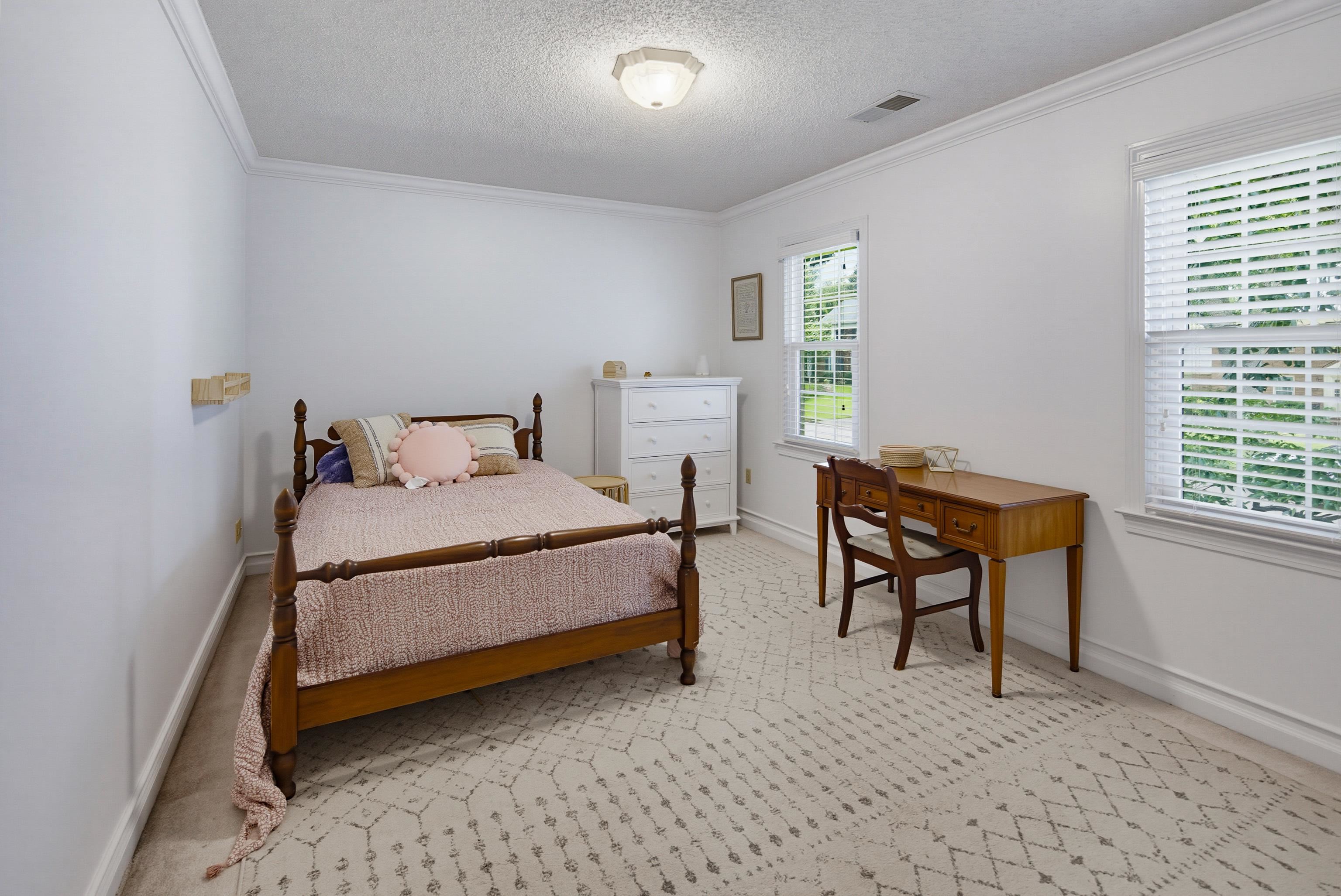 2260 Elderslie Dr Property Photo 27