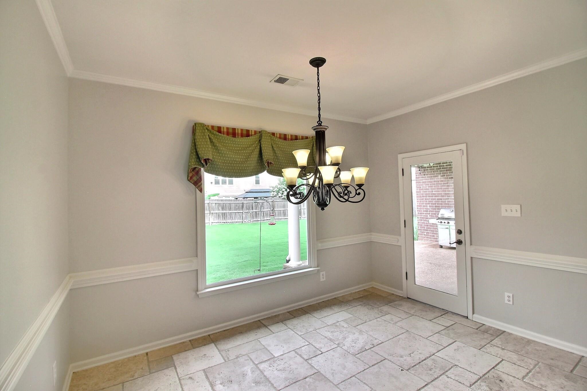 1595 Coleherne Cv Property Photo 9