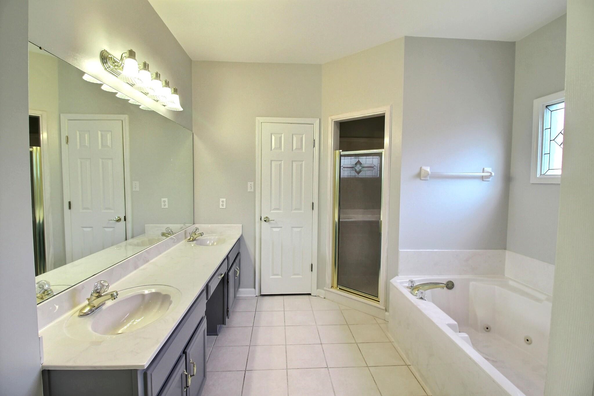 1595 Coleherne Cv Property Photo 14