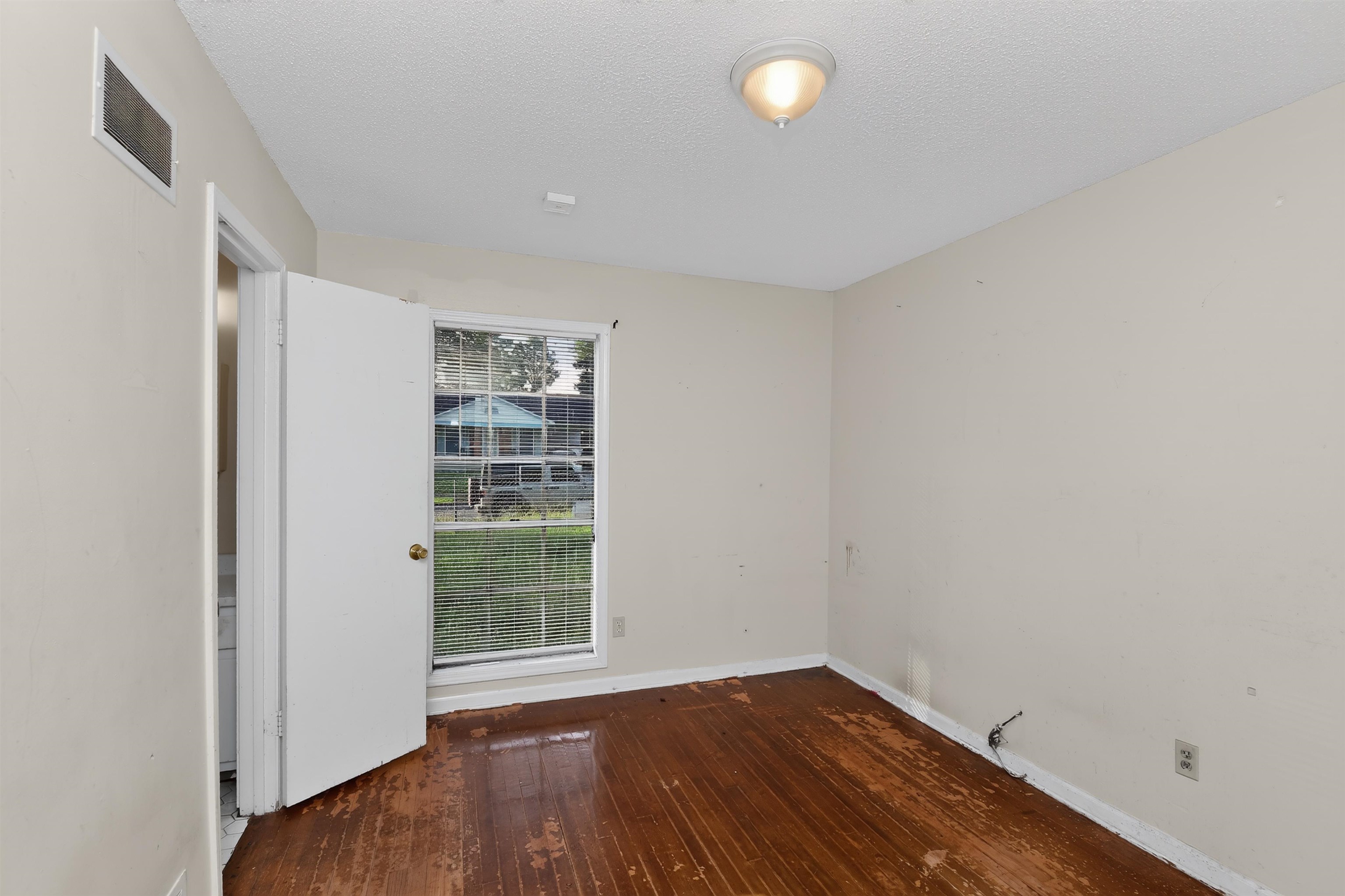 559 Monteagle Dr Property Photo 6