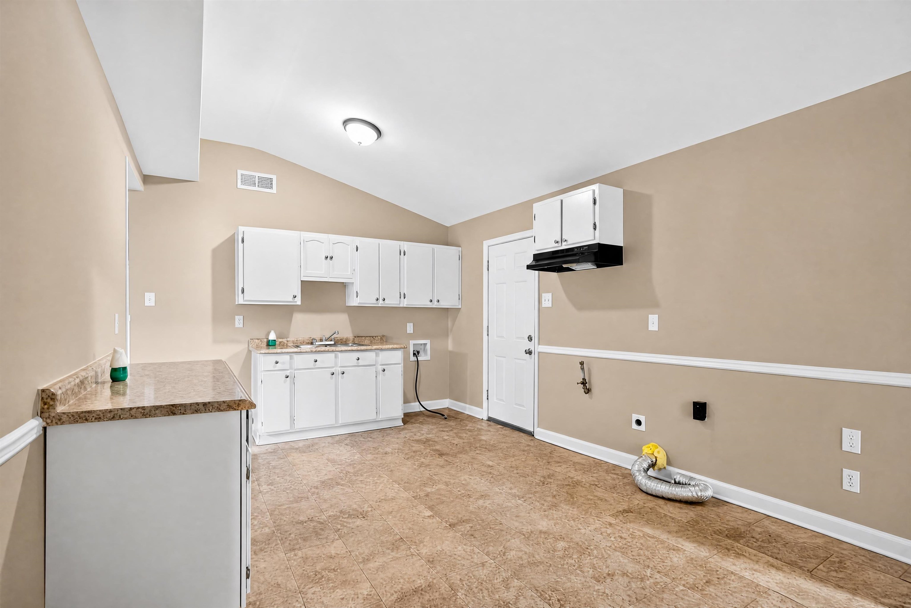 3461 Mark Twain St Property Photo 16