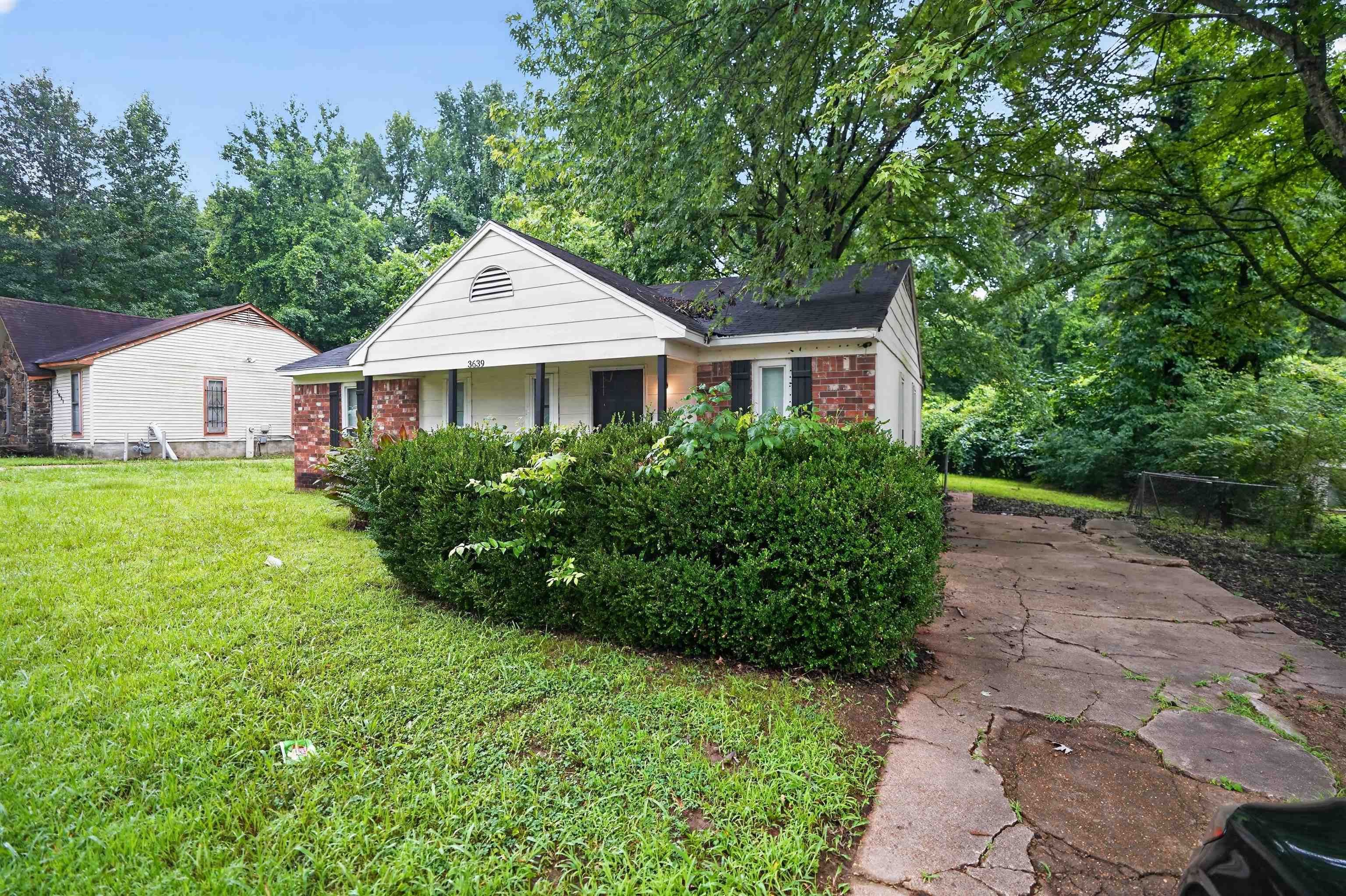 3639 Kerwin Dr Property Photo 3