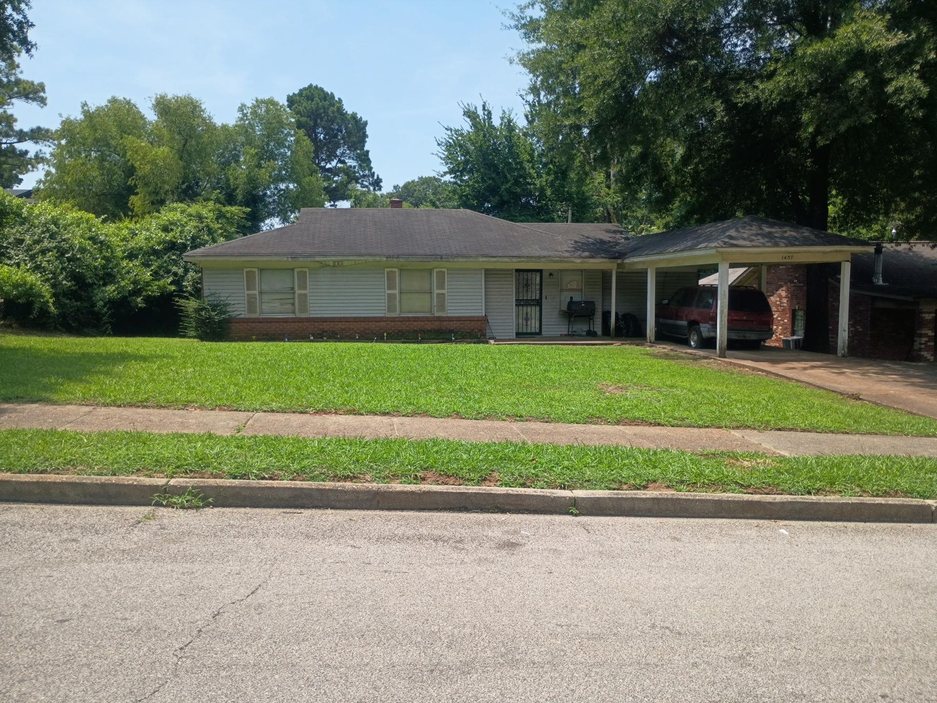 1437 GREENDALE AVE Property Photo 1