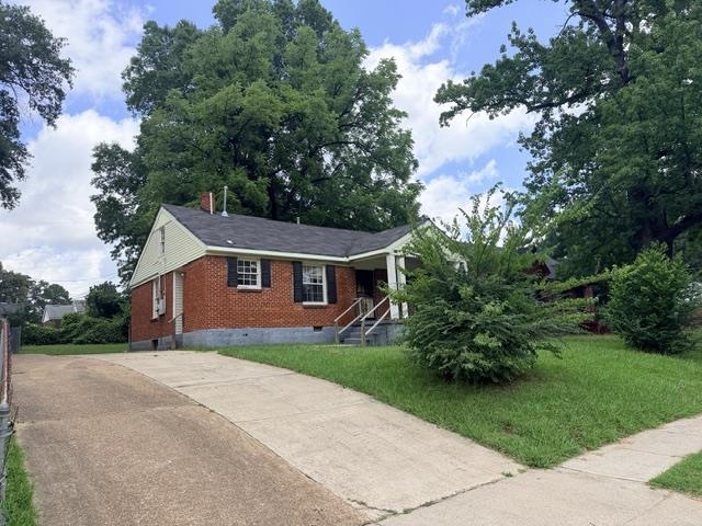 770 E Davant Ave Property Photo 2
