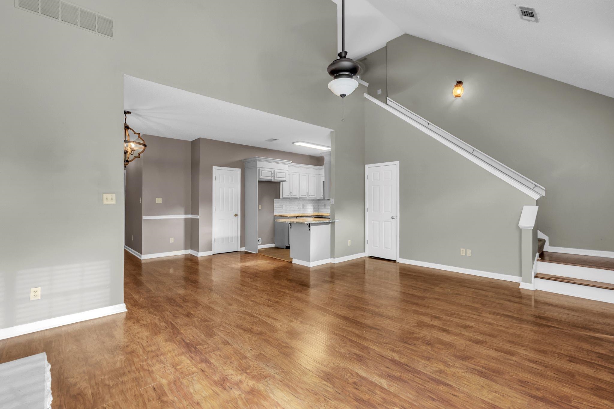1209 Oak Creek Dr Property Photo 8