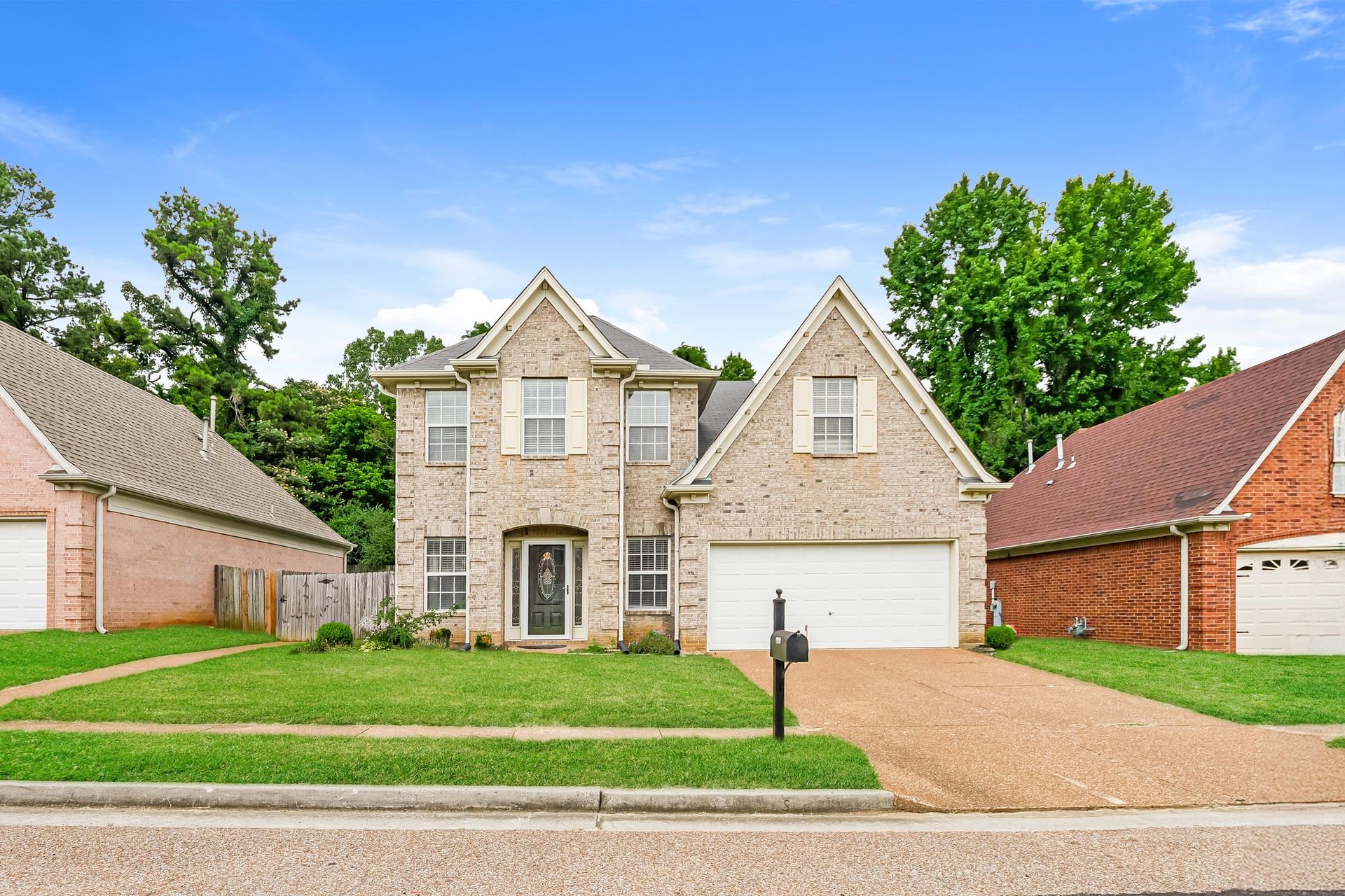 5634 Tulip Grove Dr Property Photo 1
