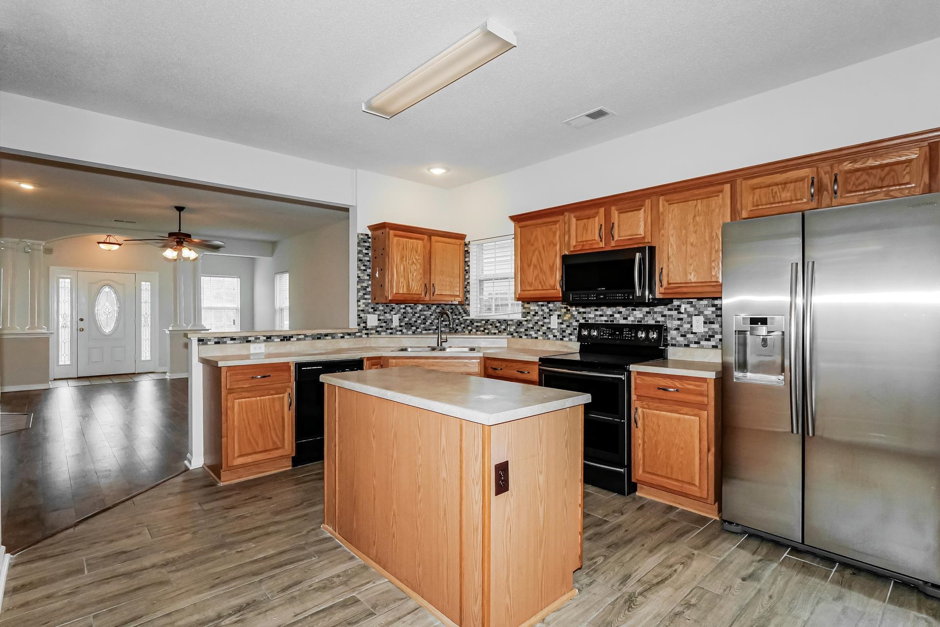 5634 Tulip Grove Dr Property Photo 2