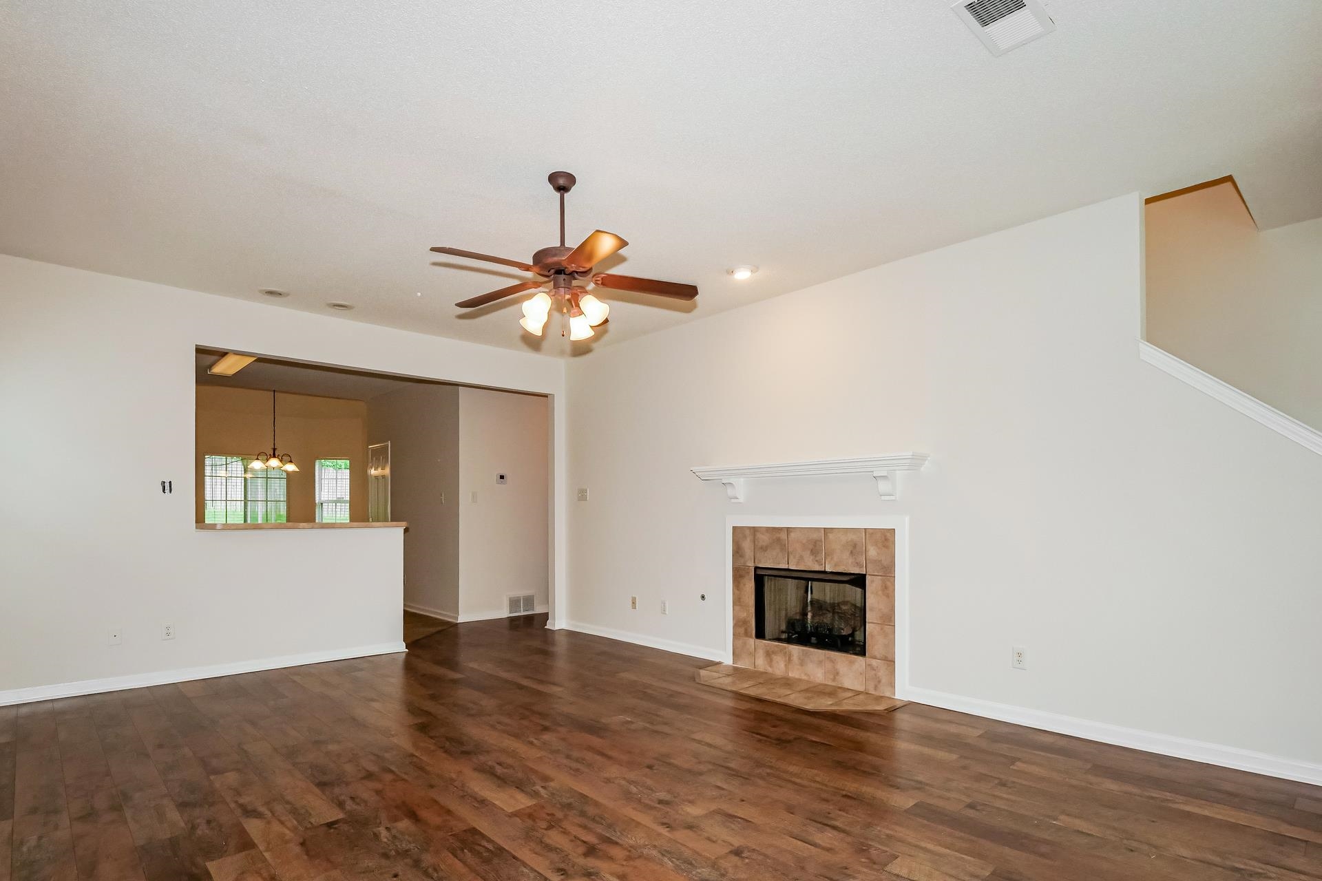 5634 Tulip Grove Dr Property Photo 3