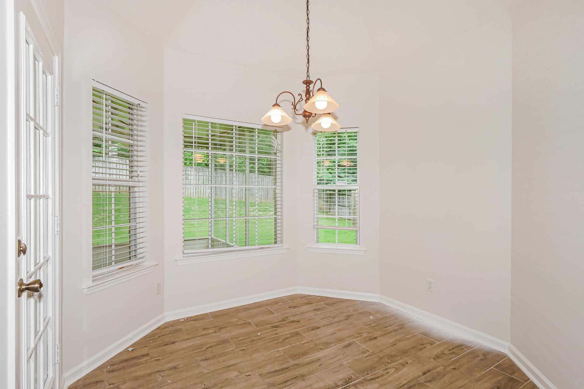 5634 Tulip Grove Dr Property Photo 10