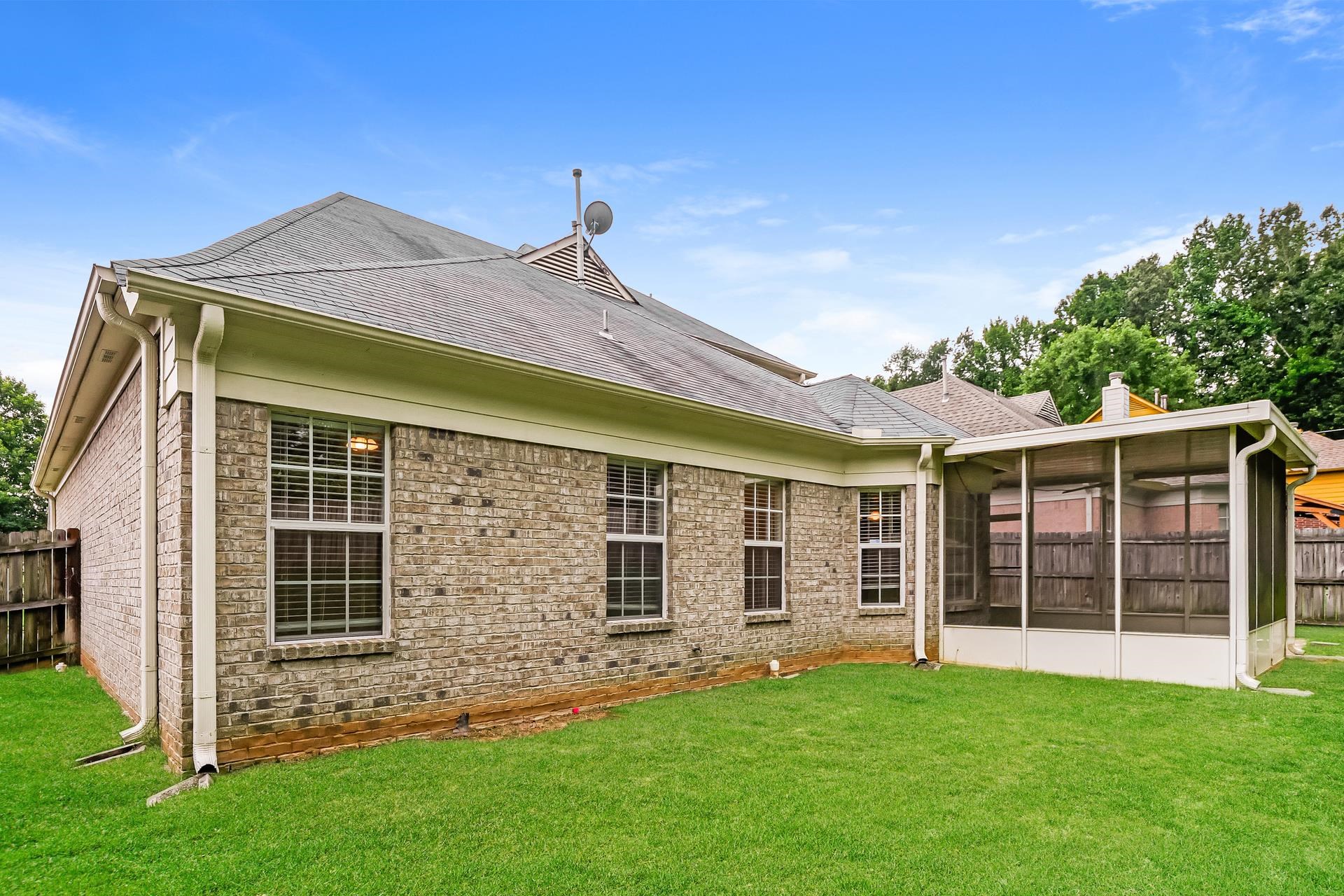 5634 Tulip Grove Dr Property Photo 15