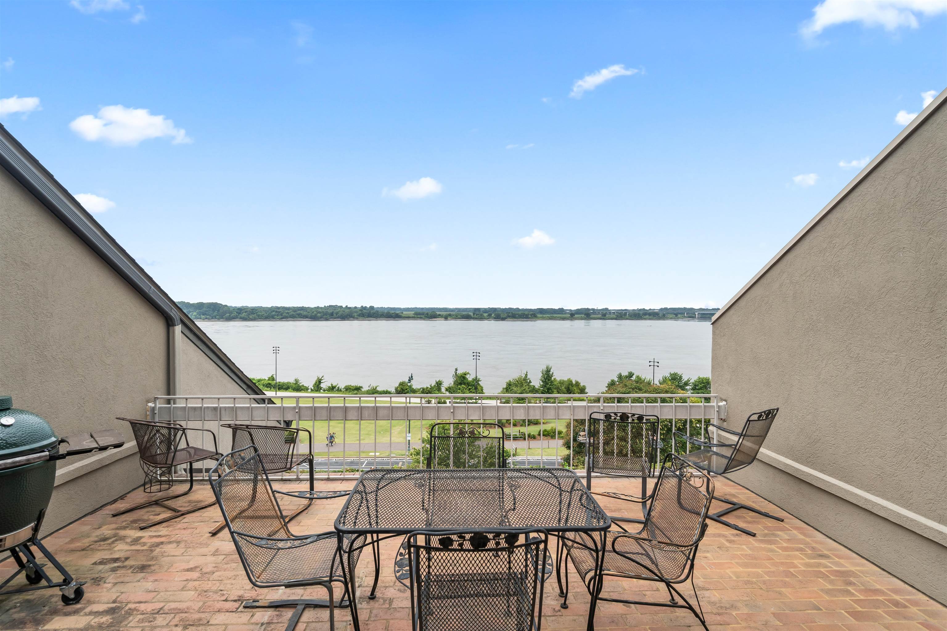 343 Riverbluff Pl 3 Property Photo 17