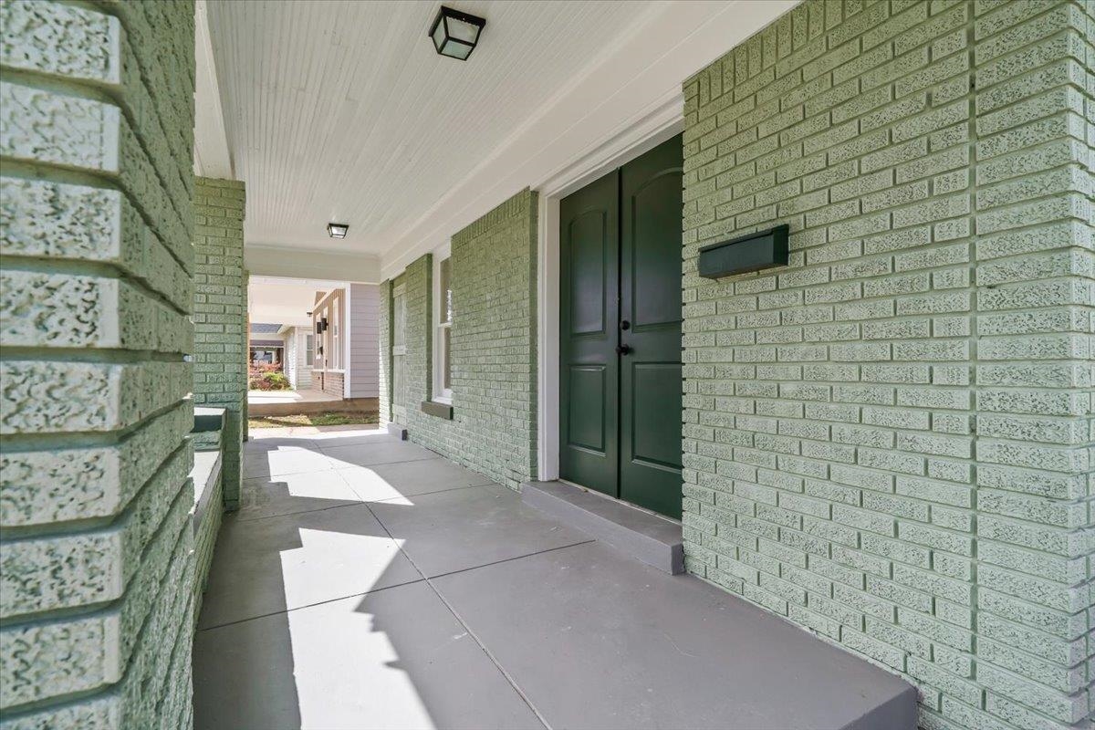 823 N Watkins St Property Photo 5