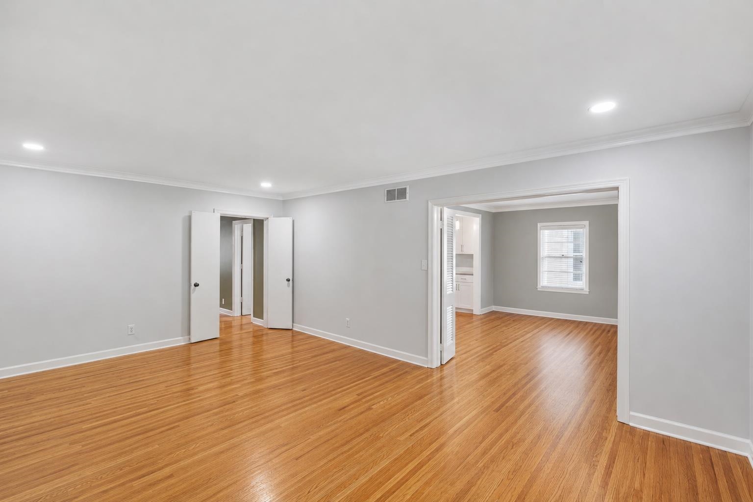 37 N Century St Property Photo 4
