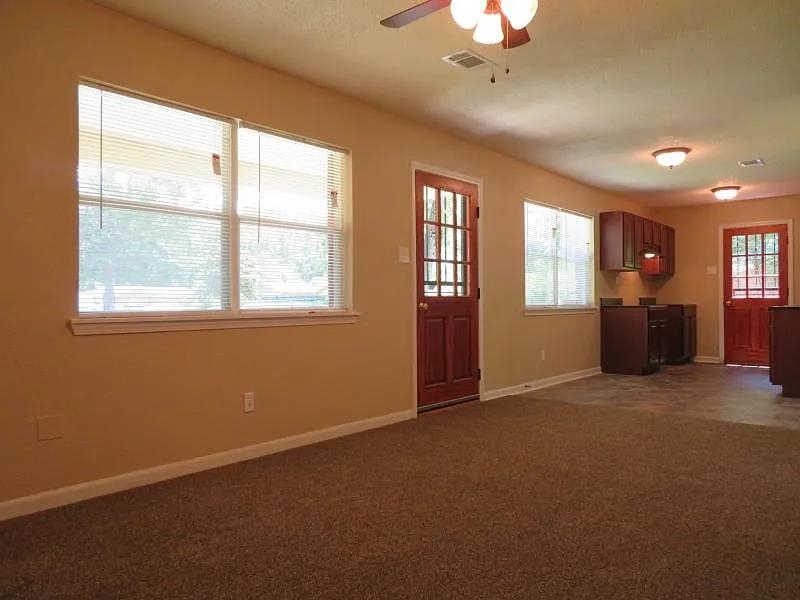 3987 Maynard Dr Property Photo 2
