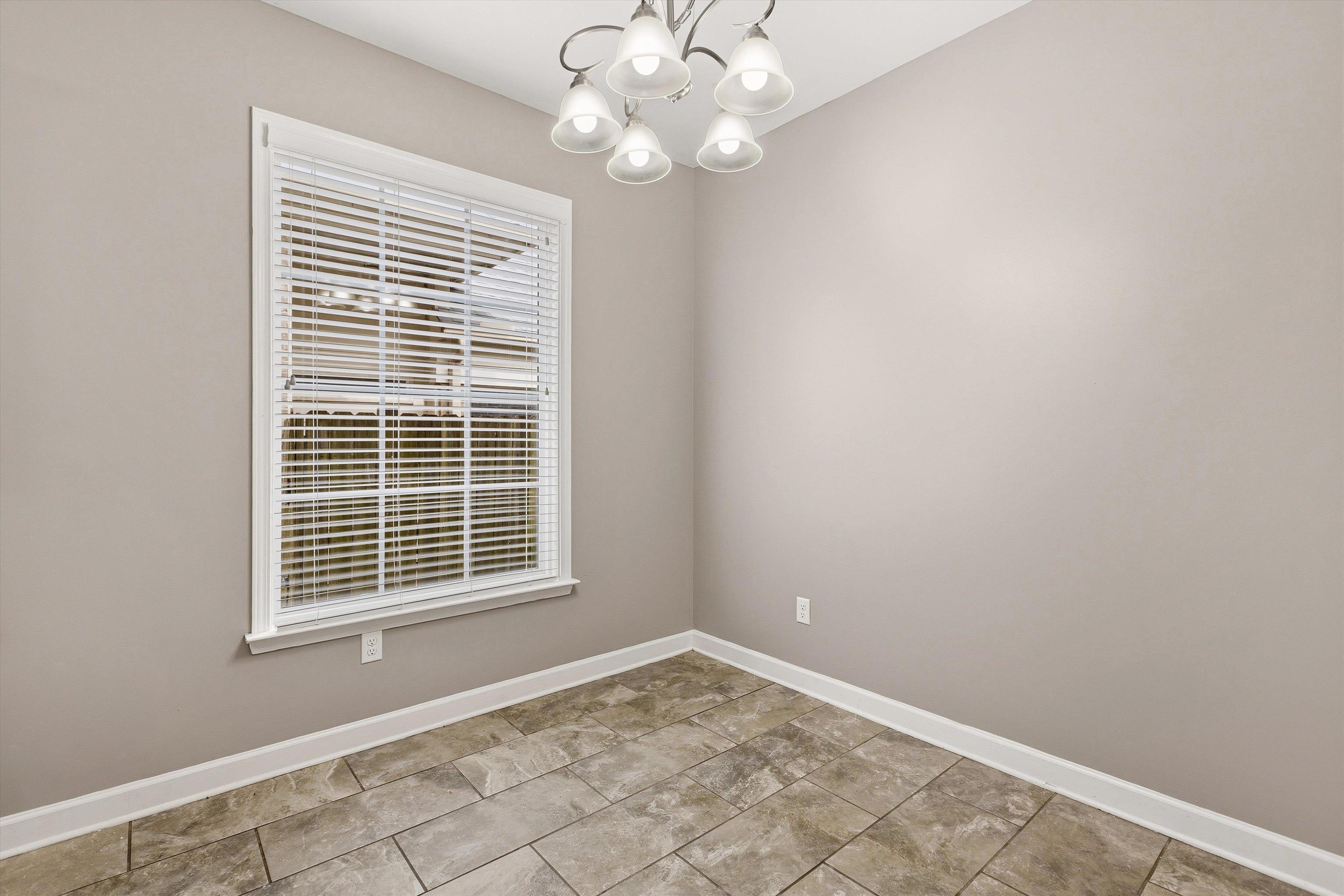 7668 Glen Laurel Way Property Photo 7