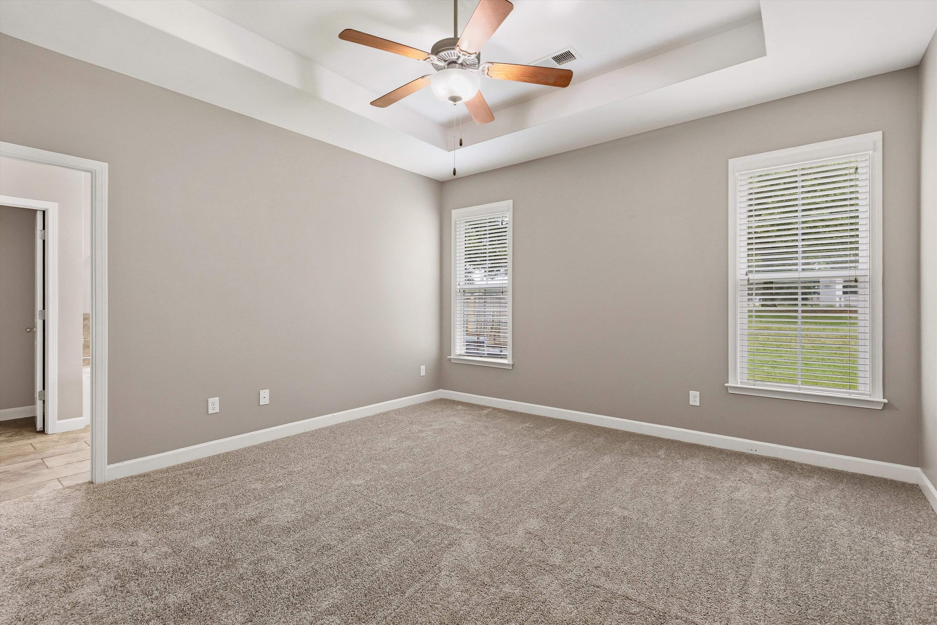 7668 Glen Laurel Way Property Photo 9