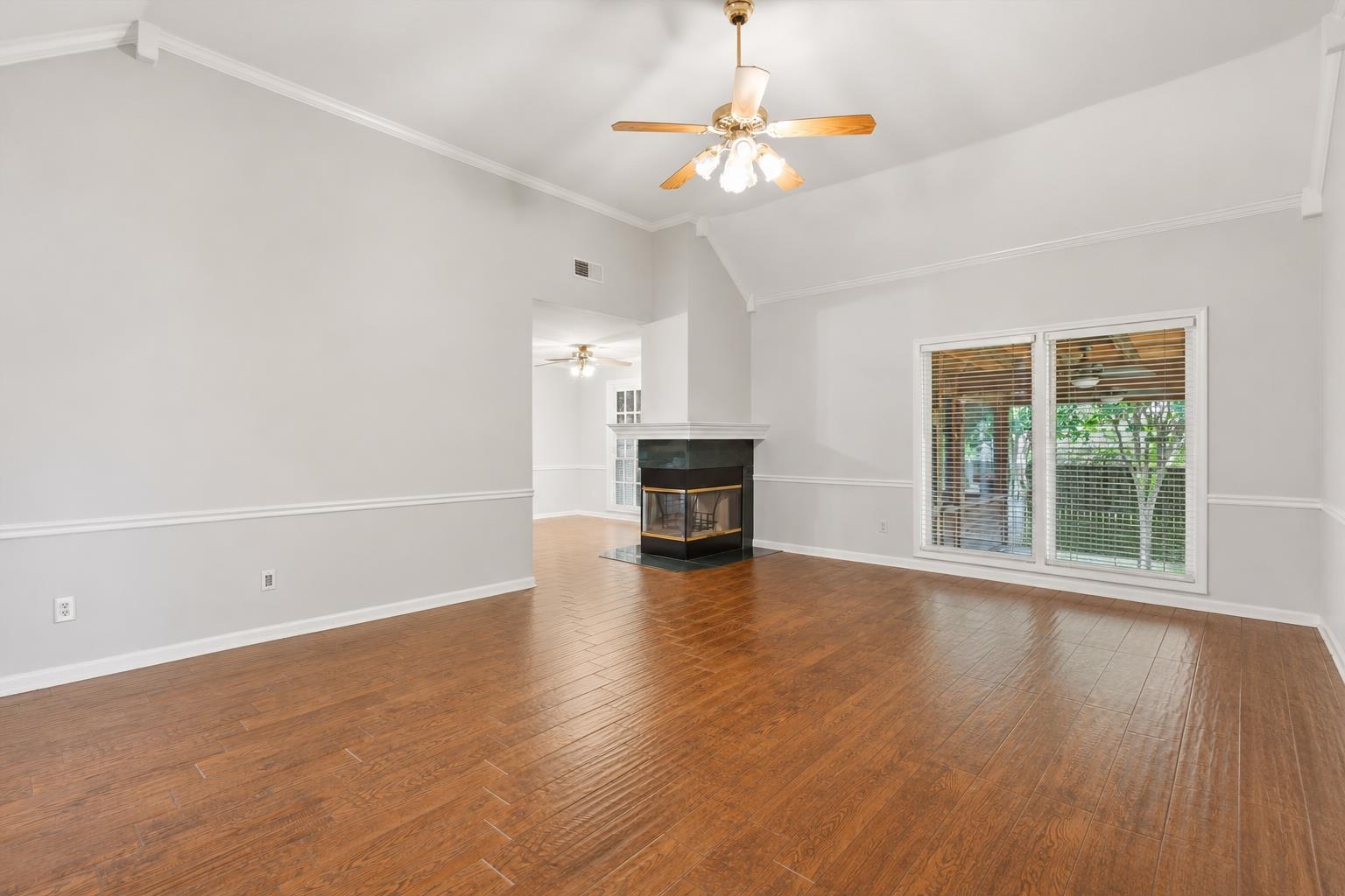 1003 Courtney Cv Property Photo 5