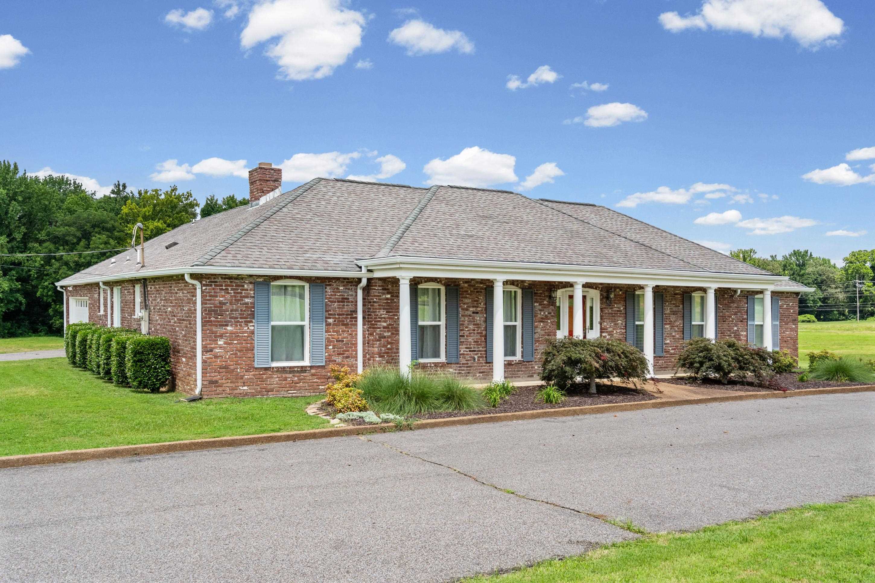 123 S Malone Rd Property Photo 3