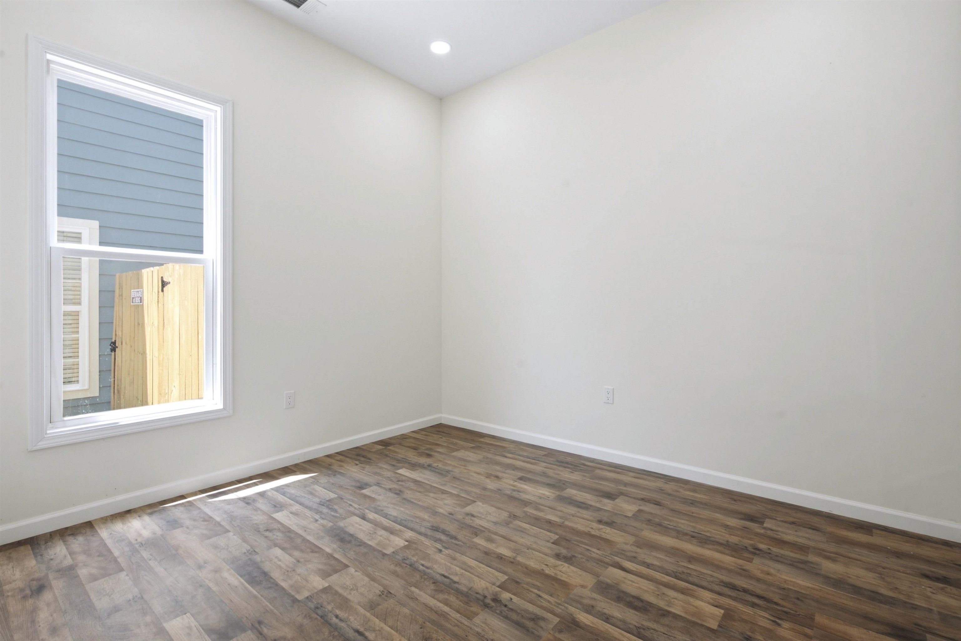 1067 Shaw Pl Property Photo 13