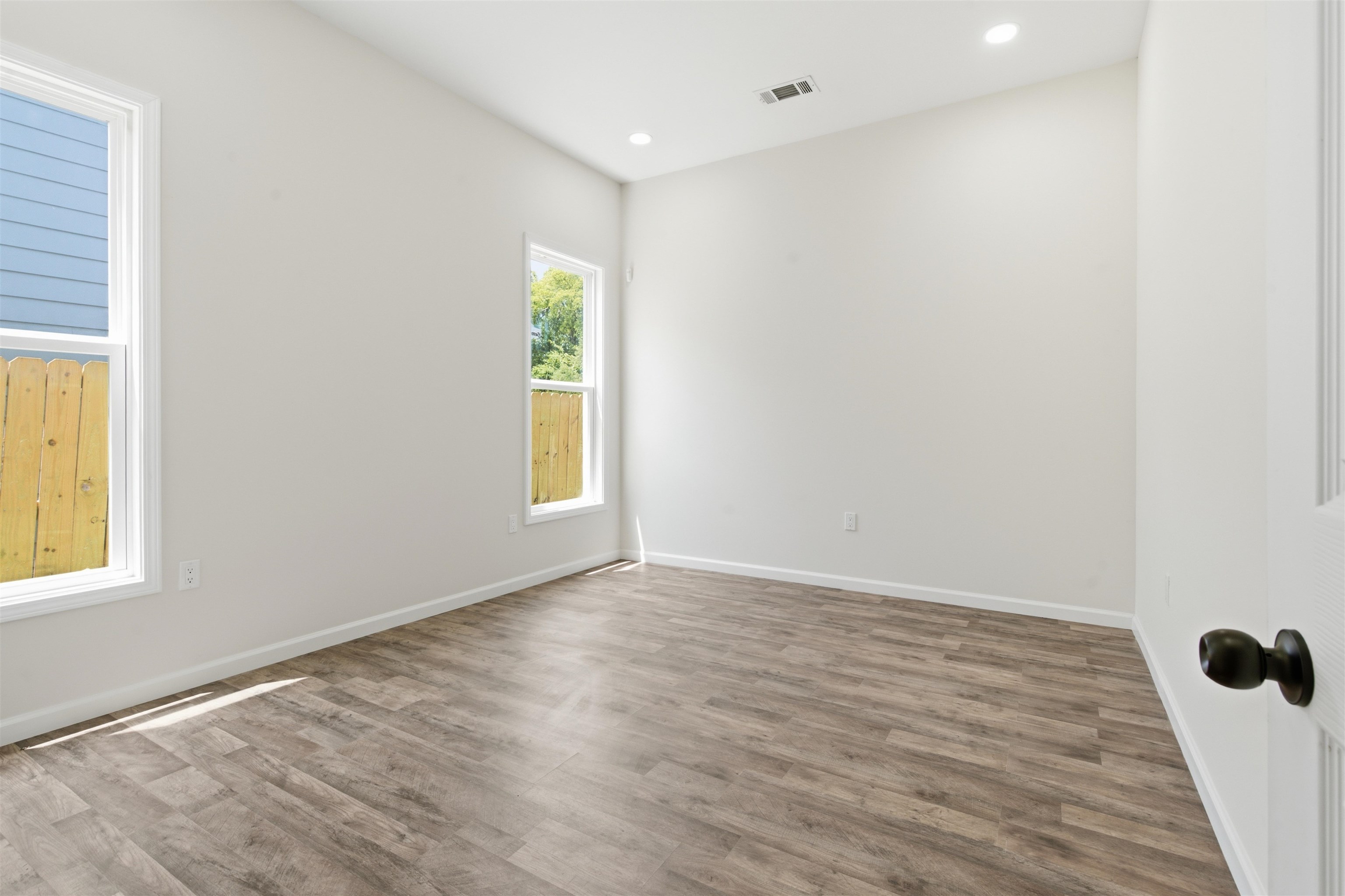 1067 Shaw Pl Property Photo 15