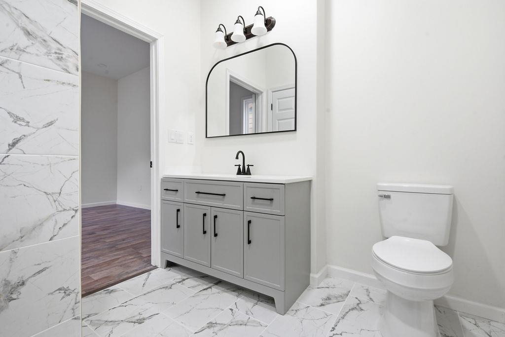 1067 Shaw Pl Property Photo 18