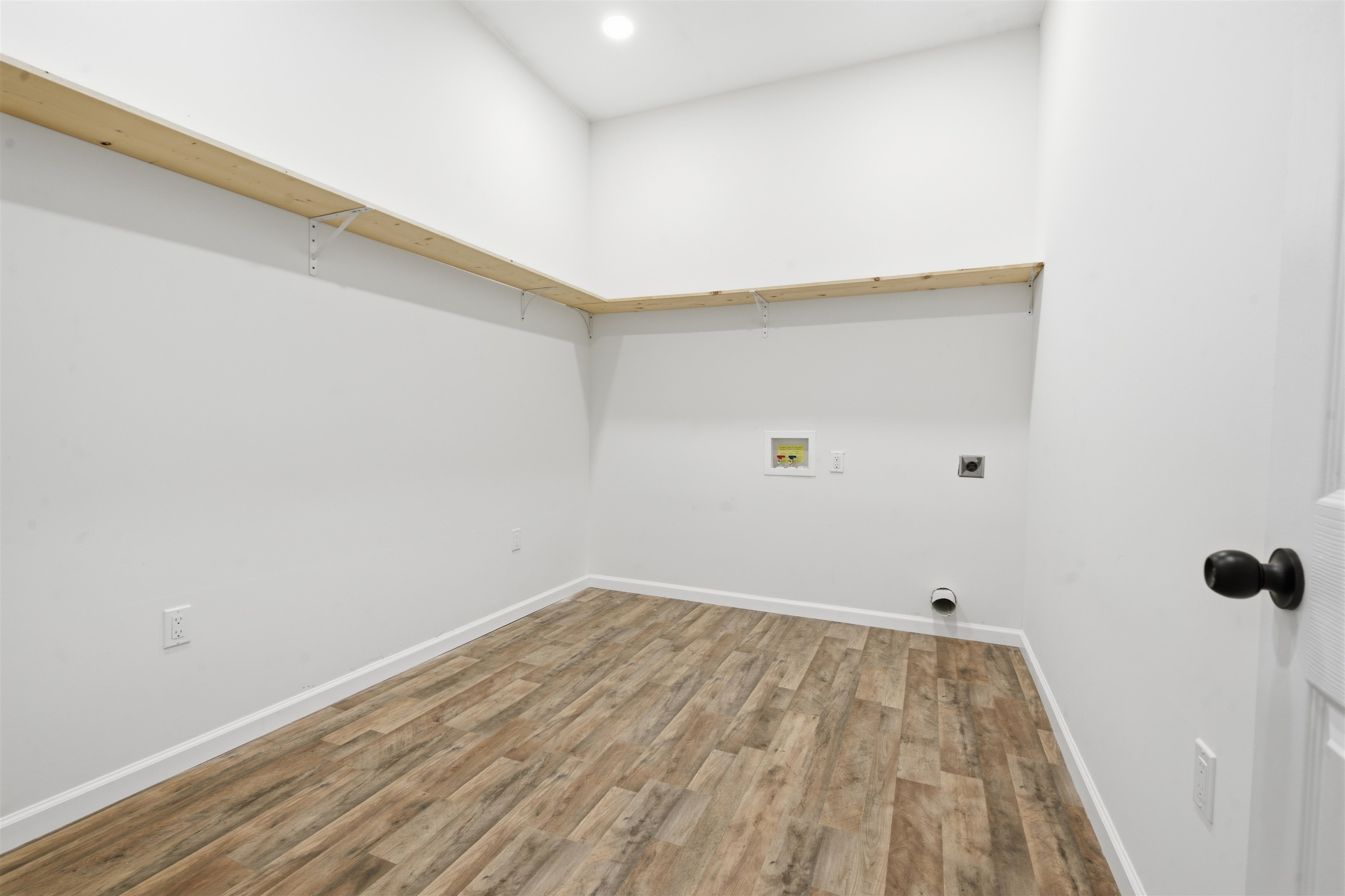 1067 Shaw Pl Property Photo 21