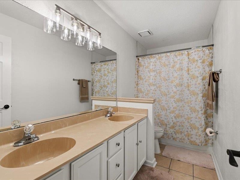 1952 Westbriar Cir Property Photo 14