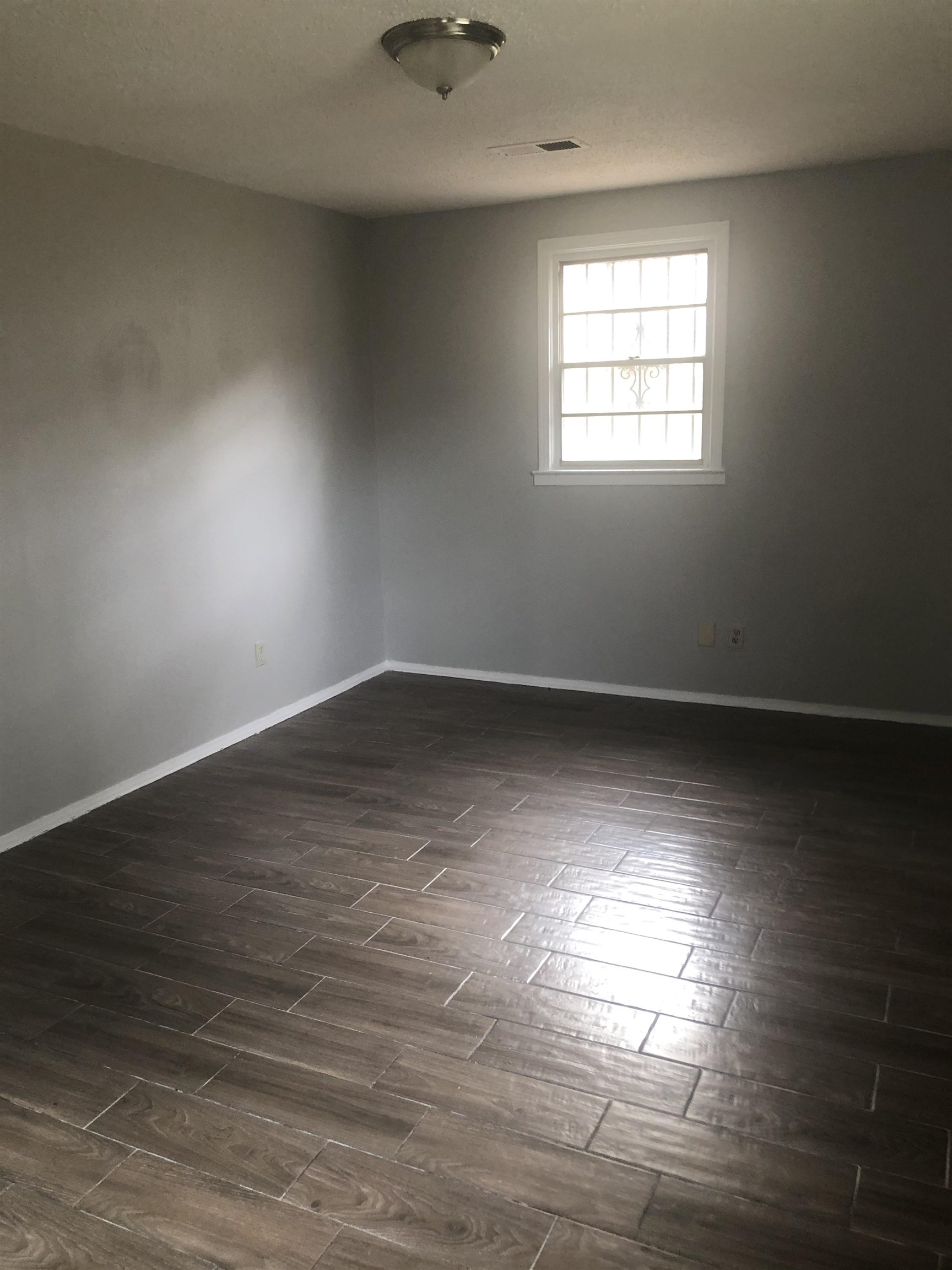 1698 Rayner St Property Photo 3