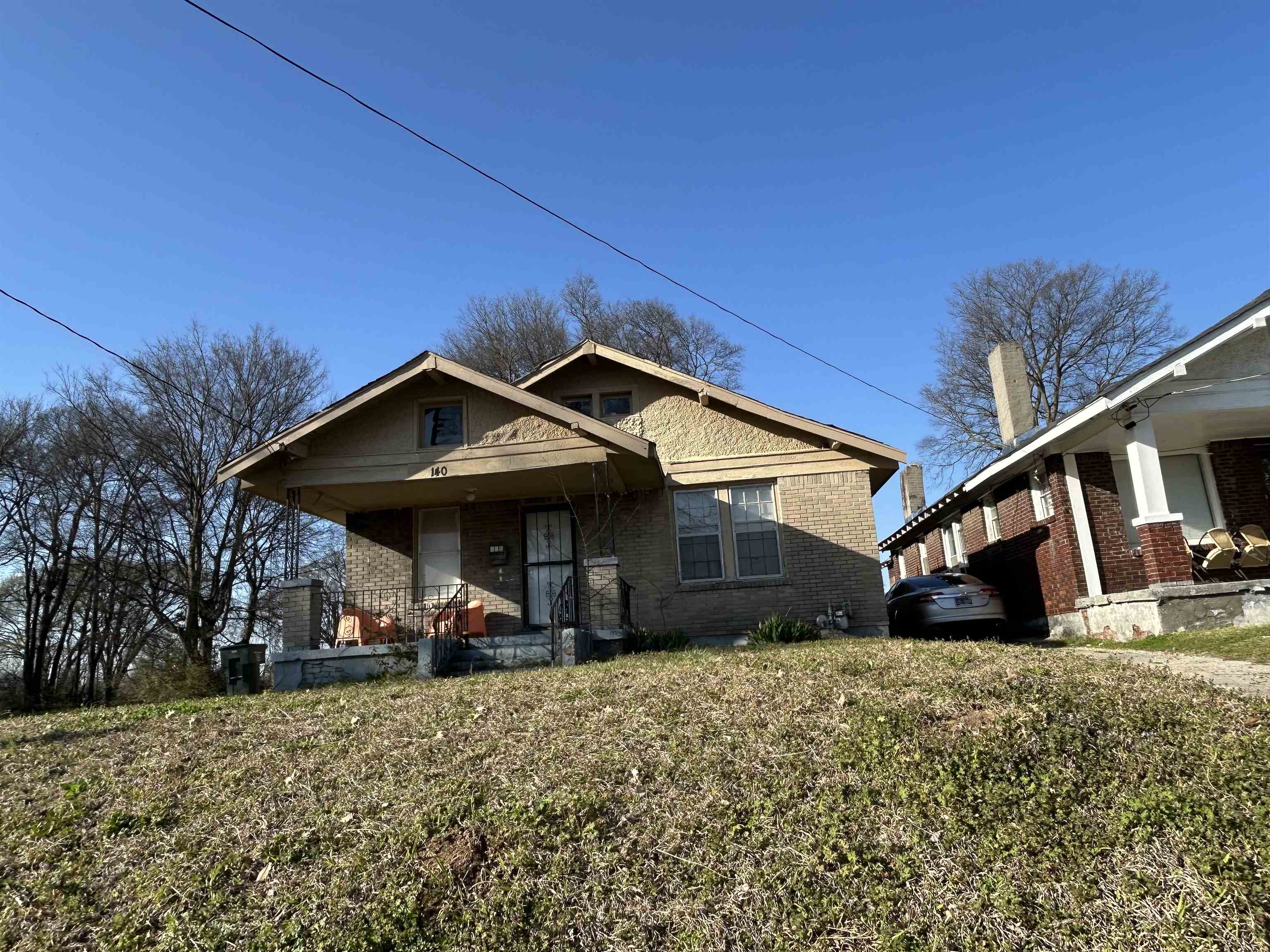 140 CEDAR AVE Property Photo 1