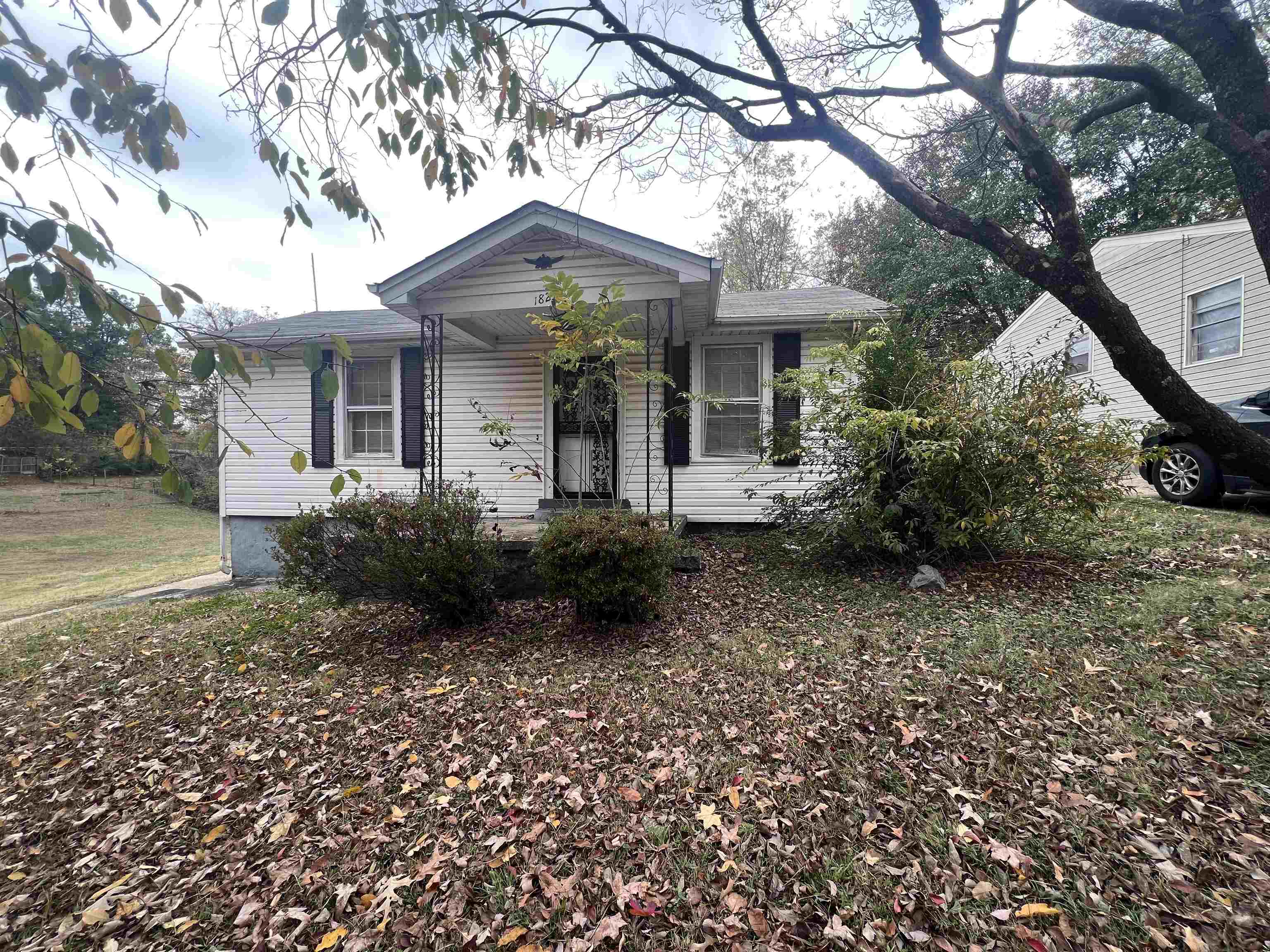 1823 Cedarhurst Ave Property Photo 1