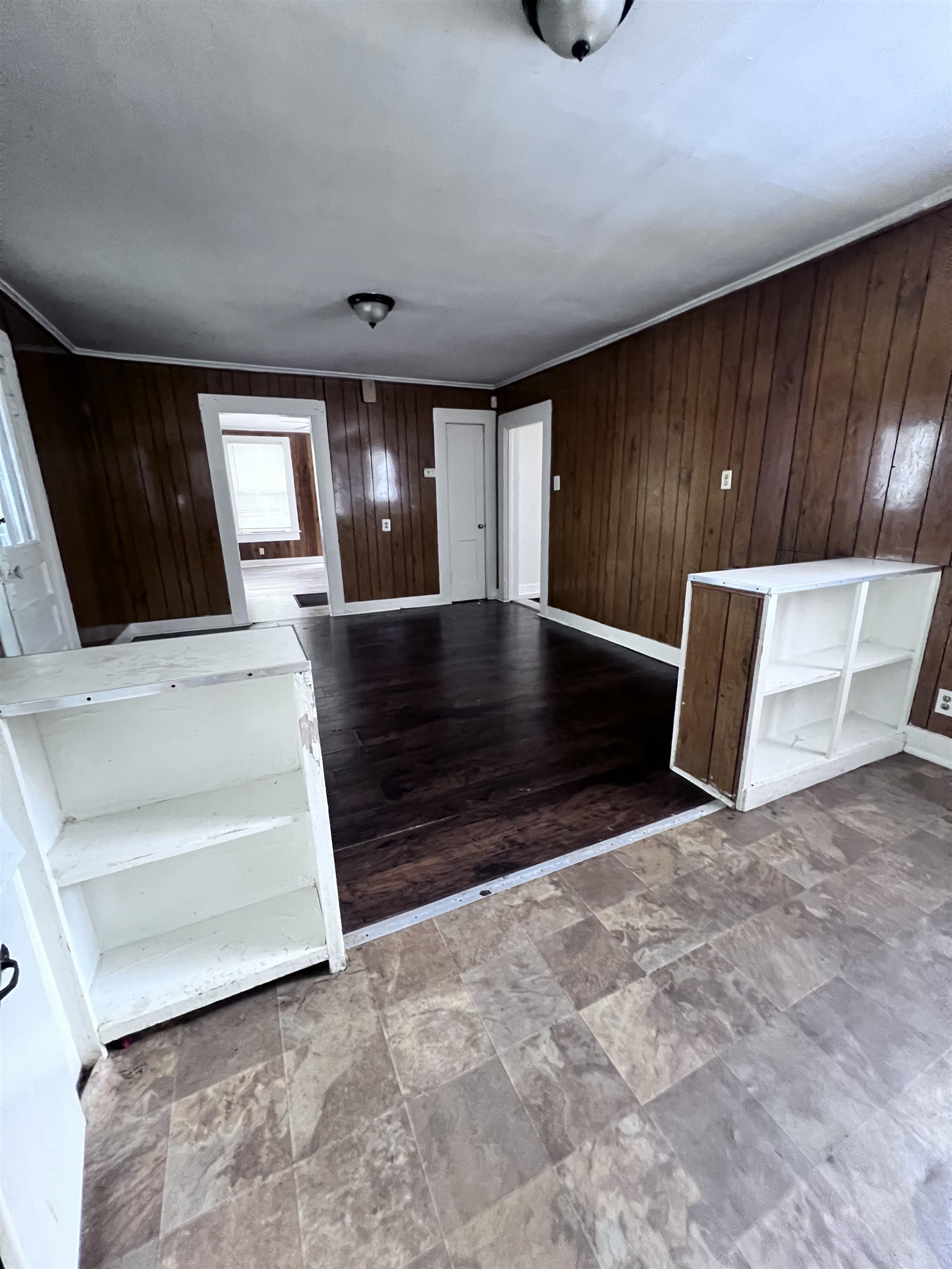 1823 Cedarhurst Ave Property Photo 5