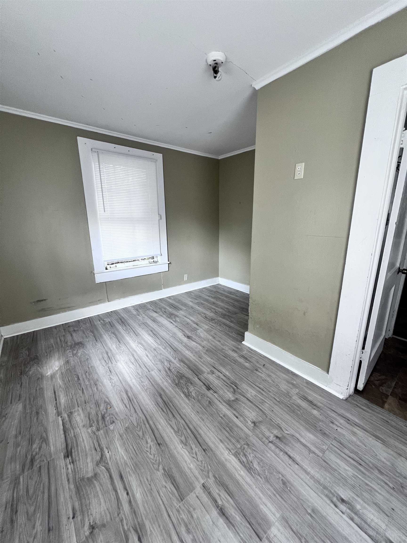 1823 Cedarhurst Ave Property Photo 7