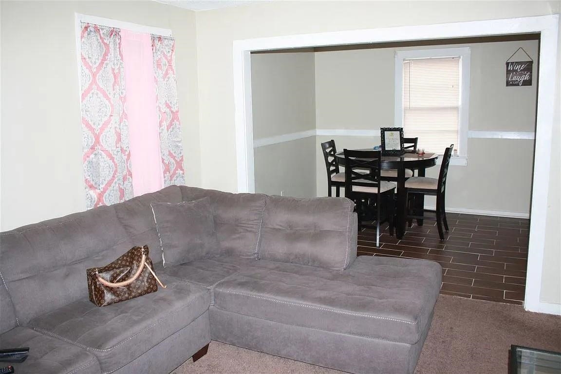 2220 Hillside Ave Property Photo 4
