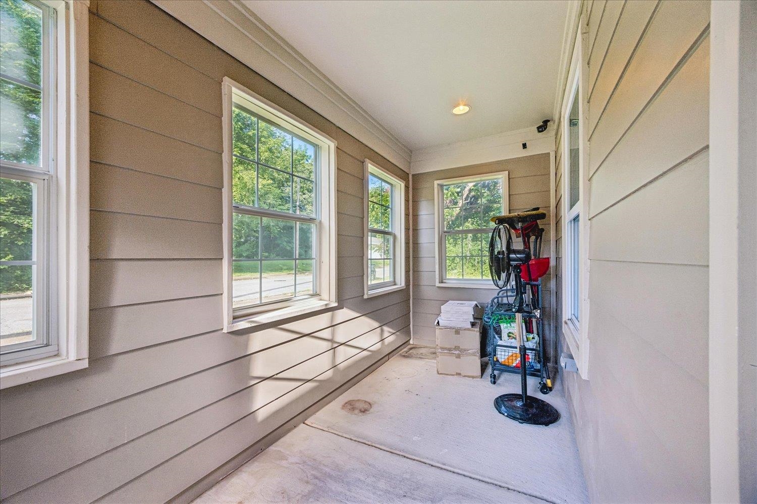 2854 Douglass Ave Property Photo 5