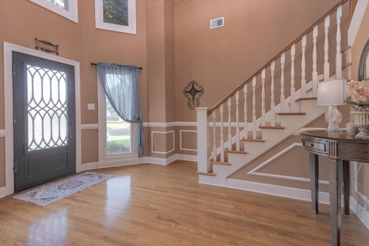 3076 Steeplegate Dr Property Photo 3