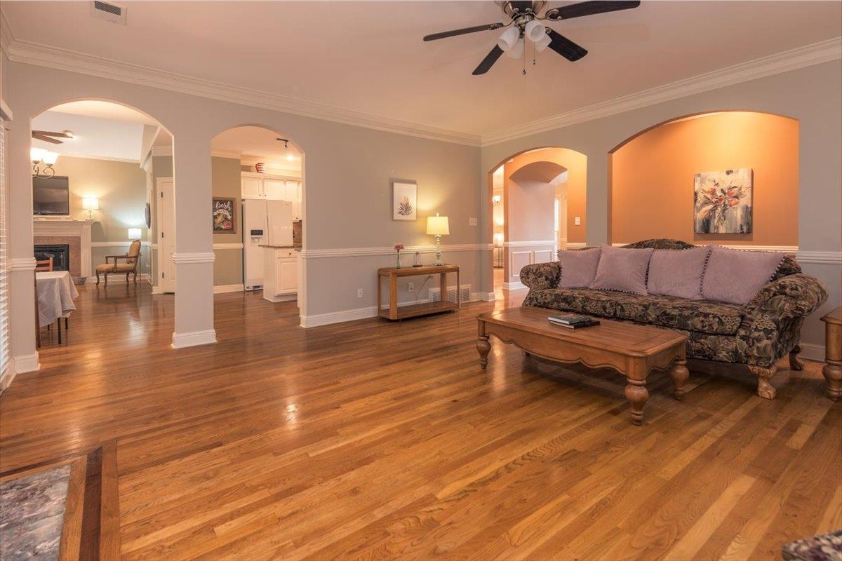 3076 Steeplegate Dr Property Photo 6