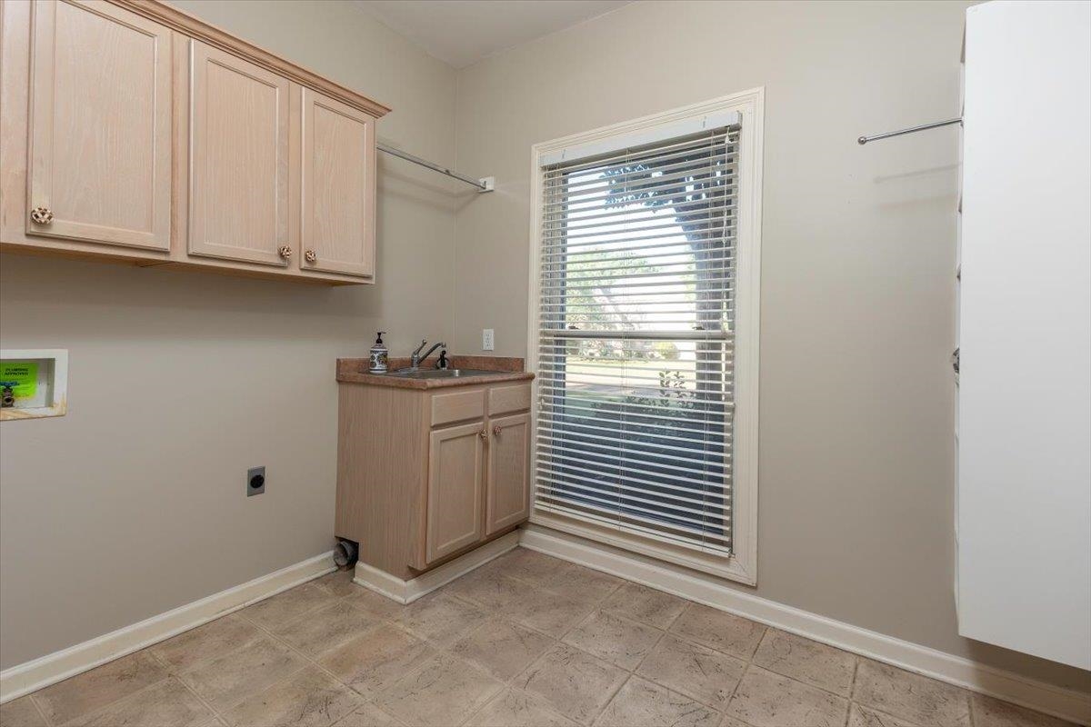 3076 Steeplegate Dr Property Photo 22