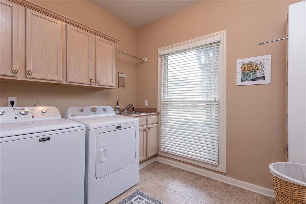 3076 Steeplegate Dr Property Photo 27