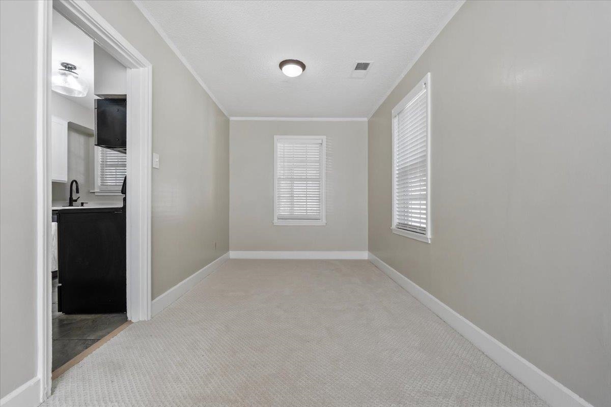 737 Buck St Property Photo 5