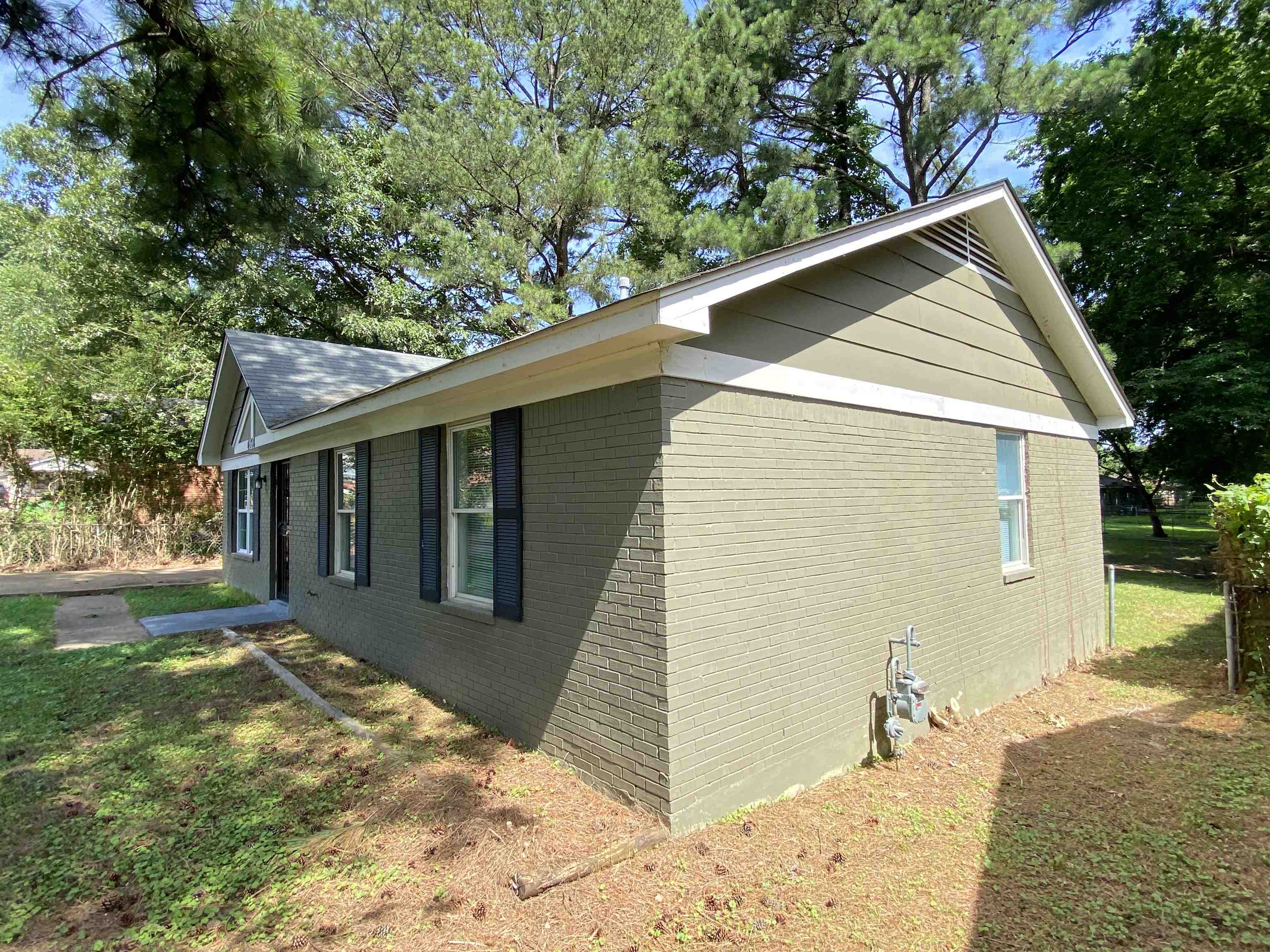 4178 Clydesdale Dr Property Photo 3