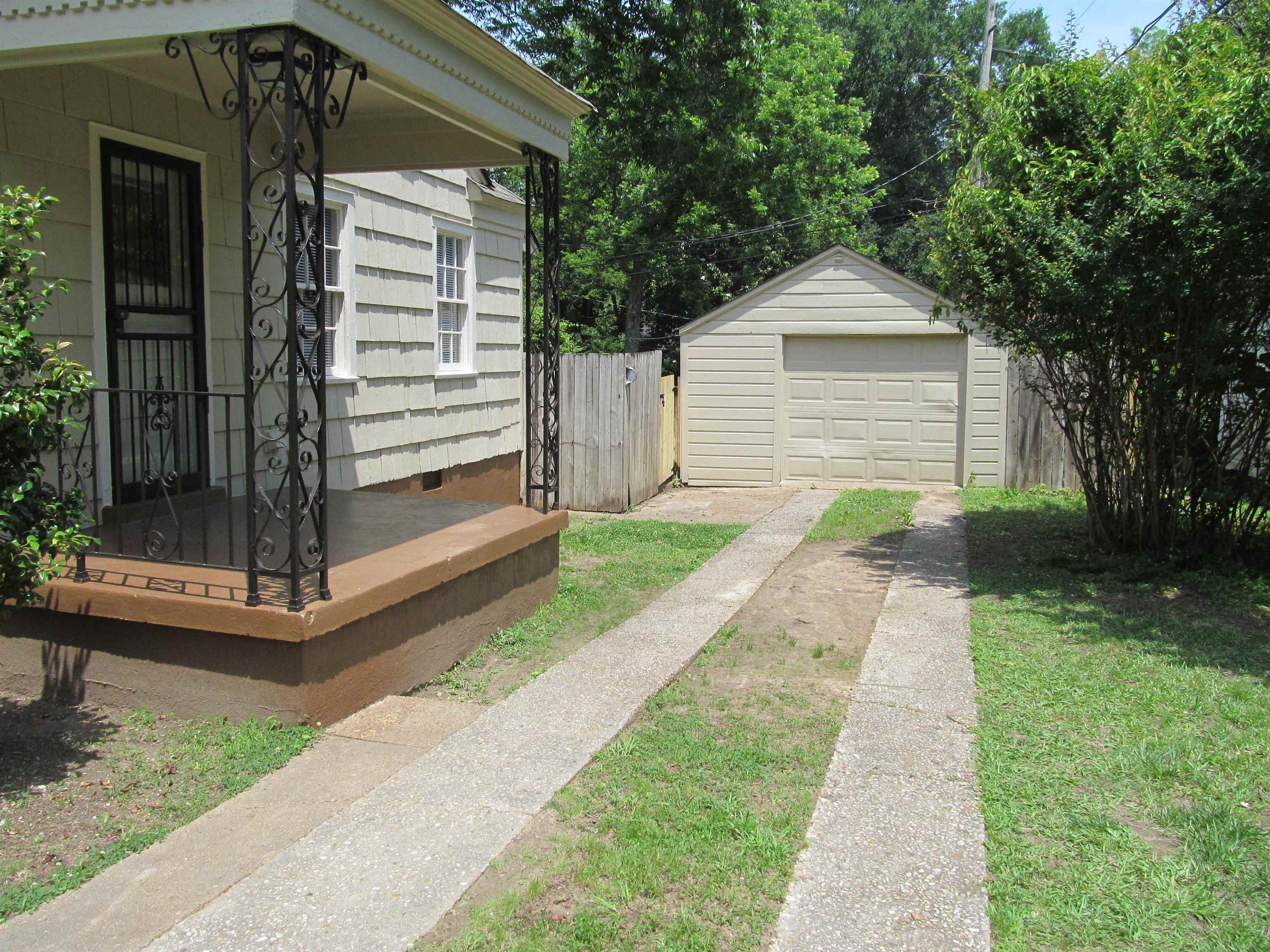 3682 Bowen Ave Property Photo 3