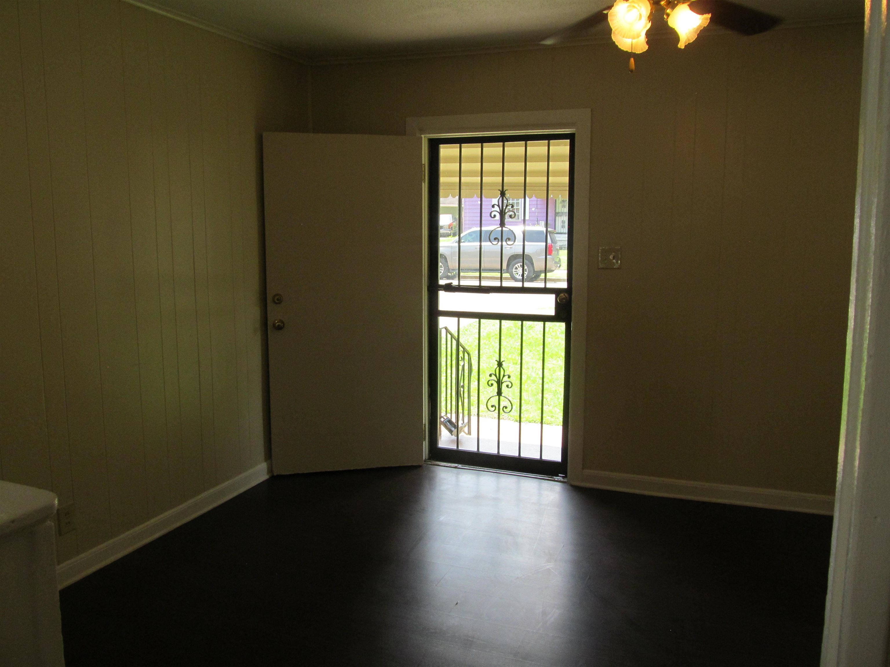 3682 Bowen Ave Property Photo 4