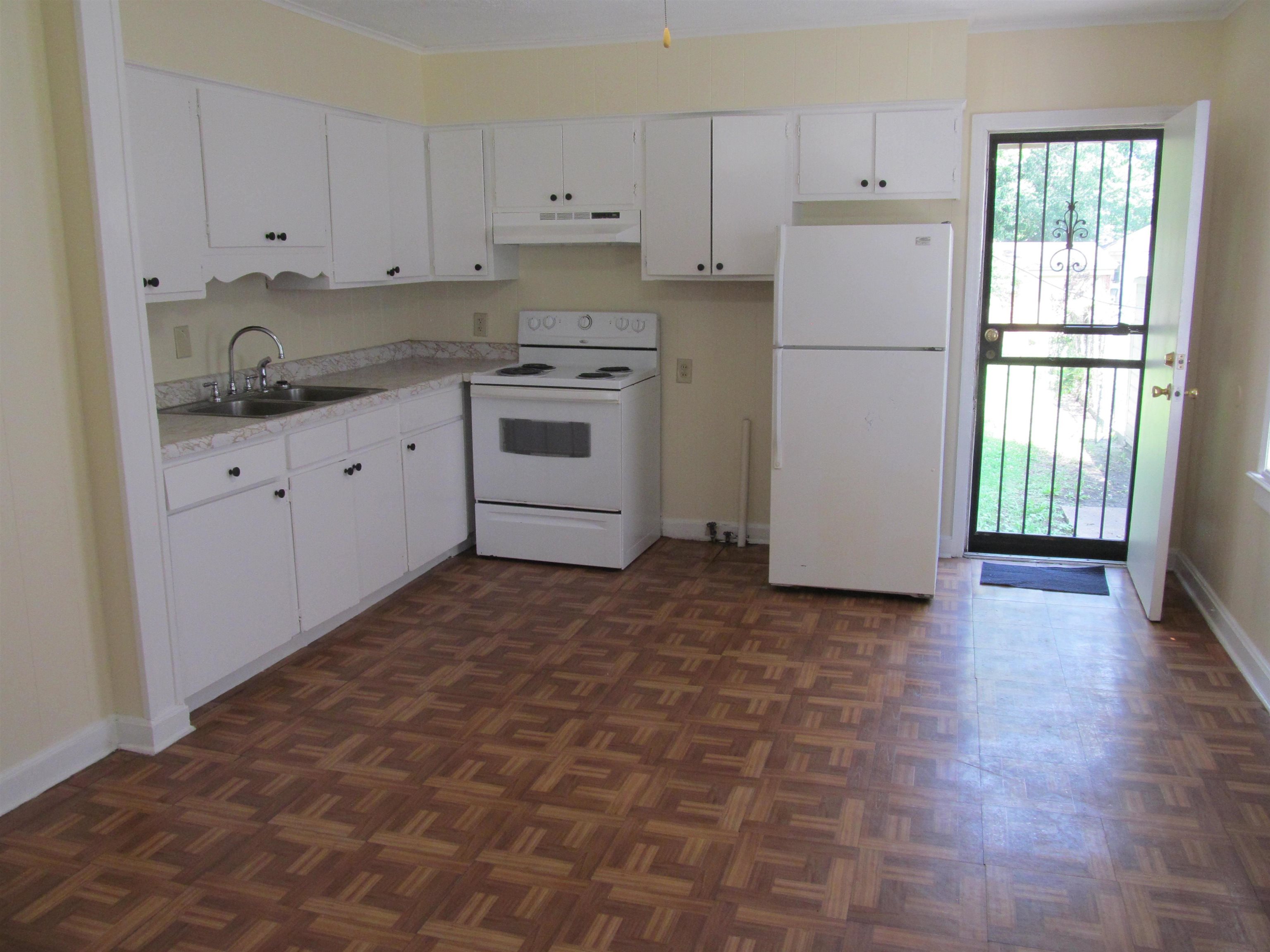 3682 Bowen Ave Property Photo 6