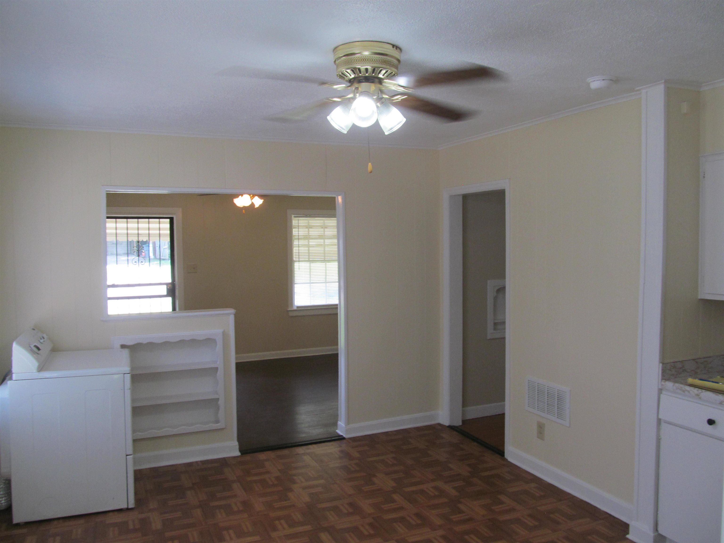 3682 Bowen Ave Property Photo 8