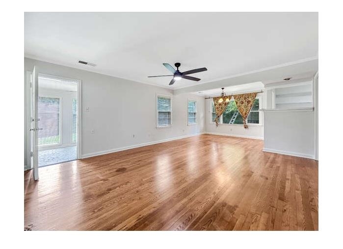 813 Moss Rd Property Photo 3
