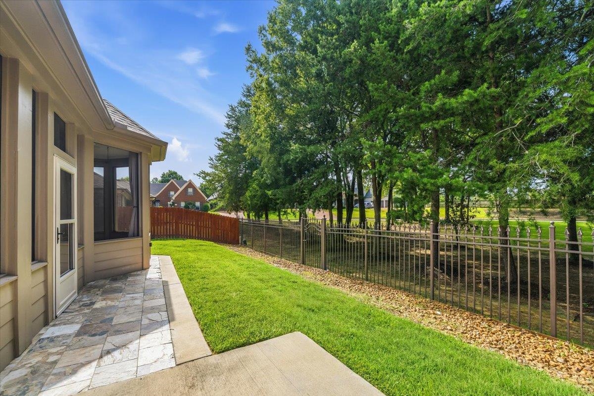 1495 Loughridge Ln Property Photo 3